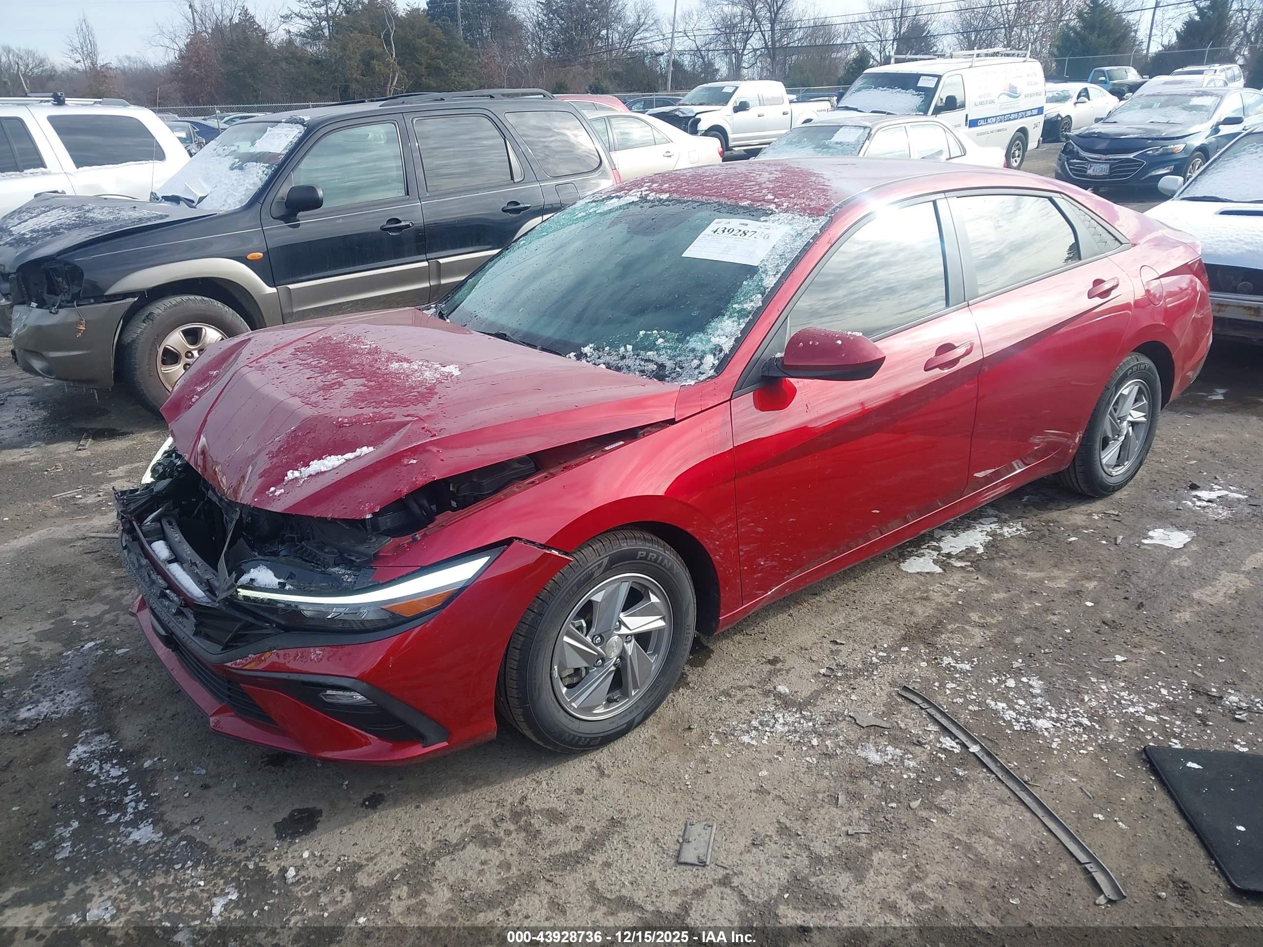 HYUNDAI ELANTRA image 2