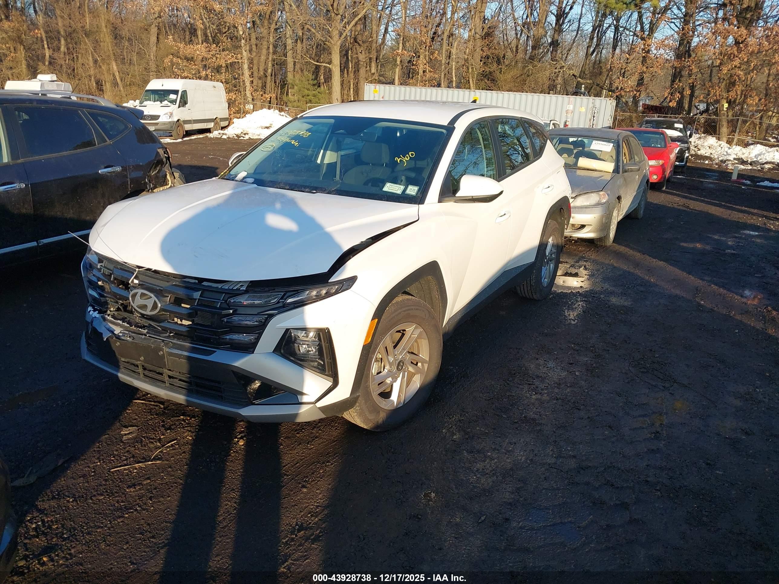 HYUNDAI TUCSON image 2