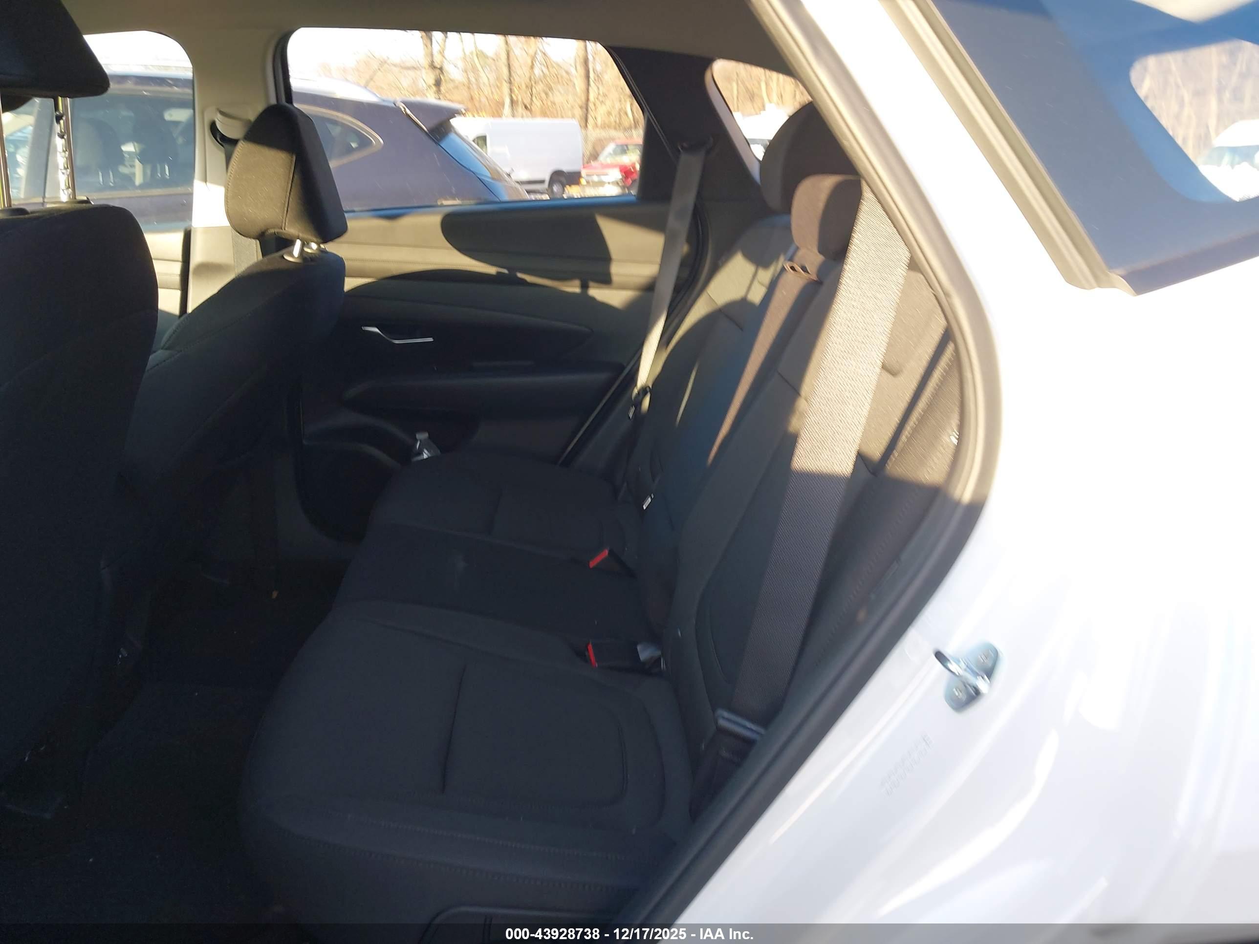 HYUNDAI TUCSON image 8