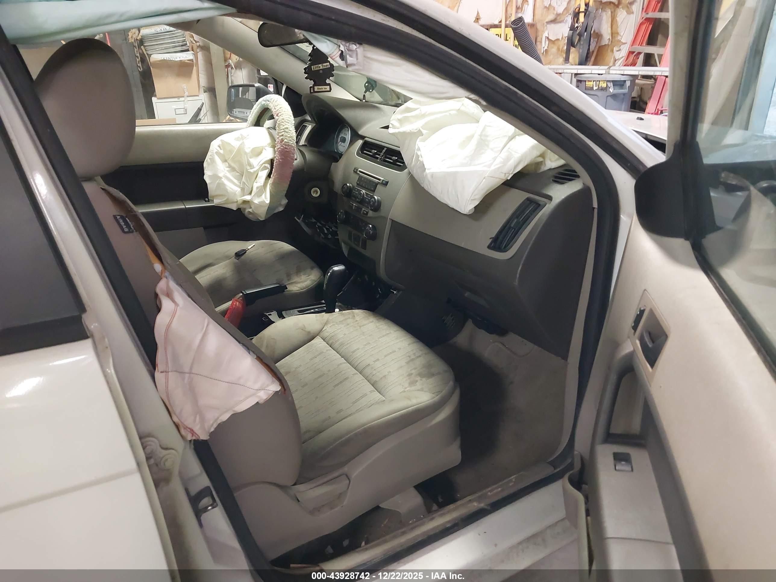FORD FOCUS image 5