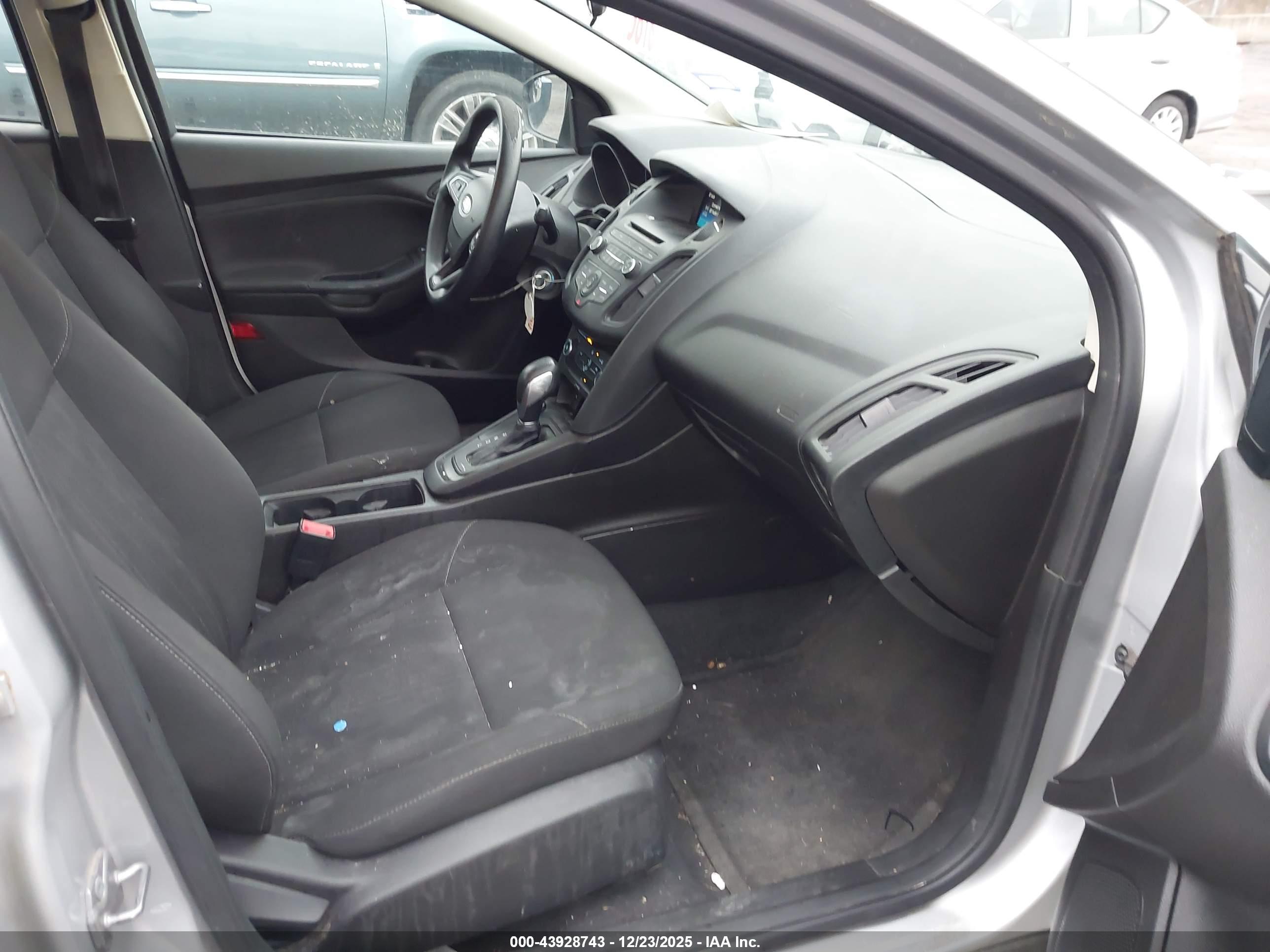 FORD FOCUS image 5