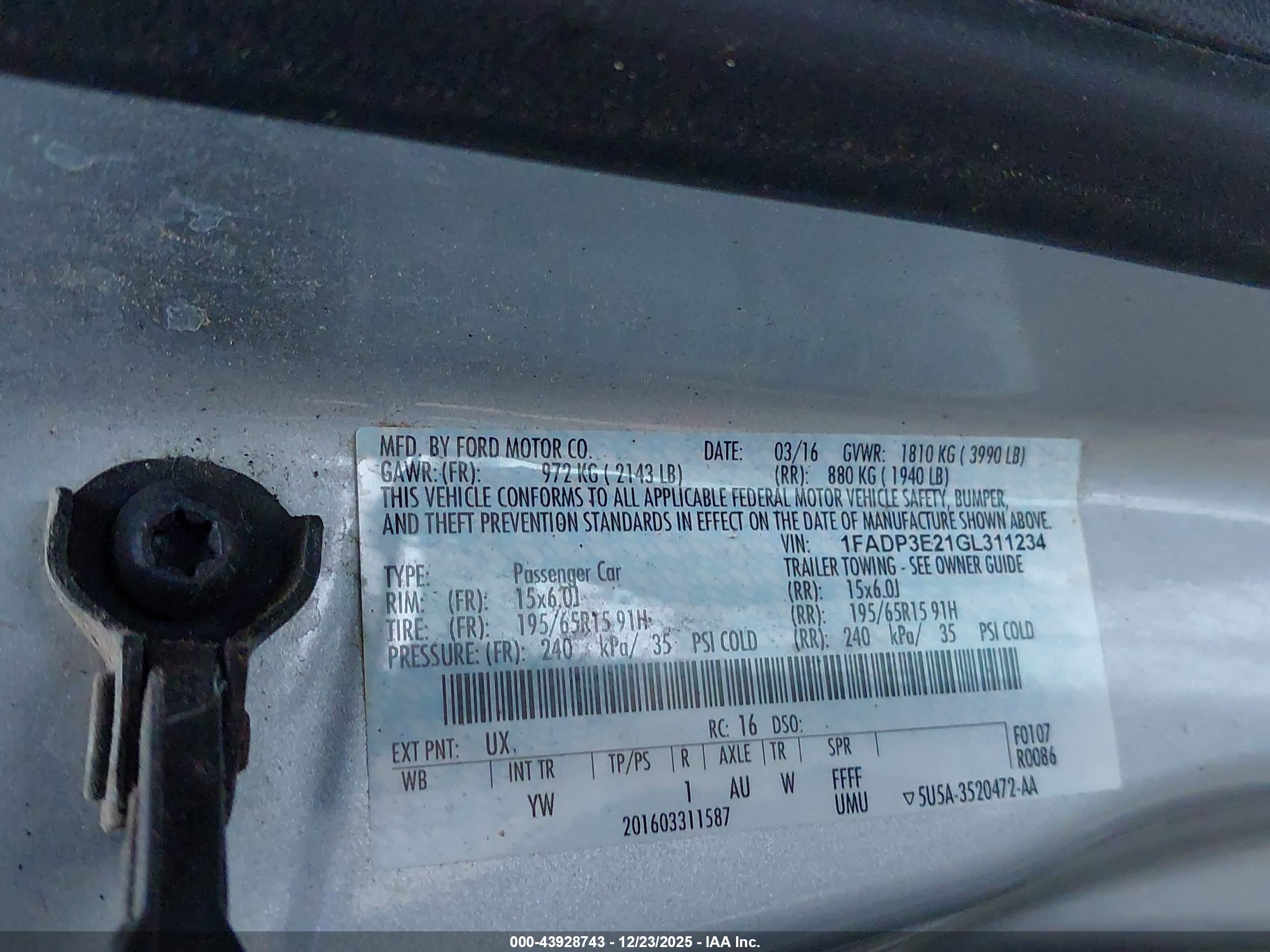 FORD FOCUS image 9