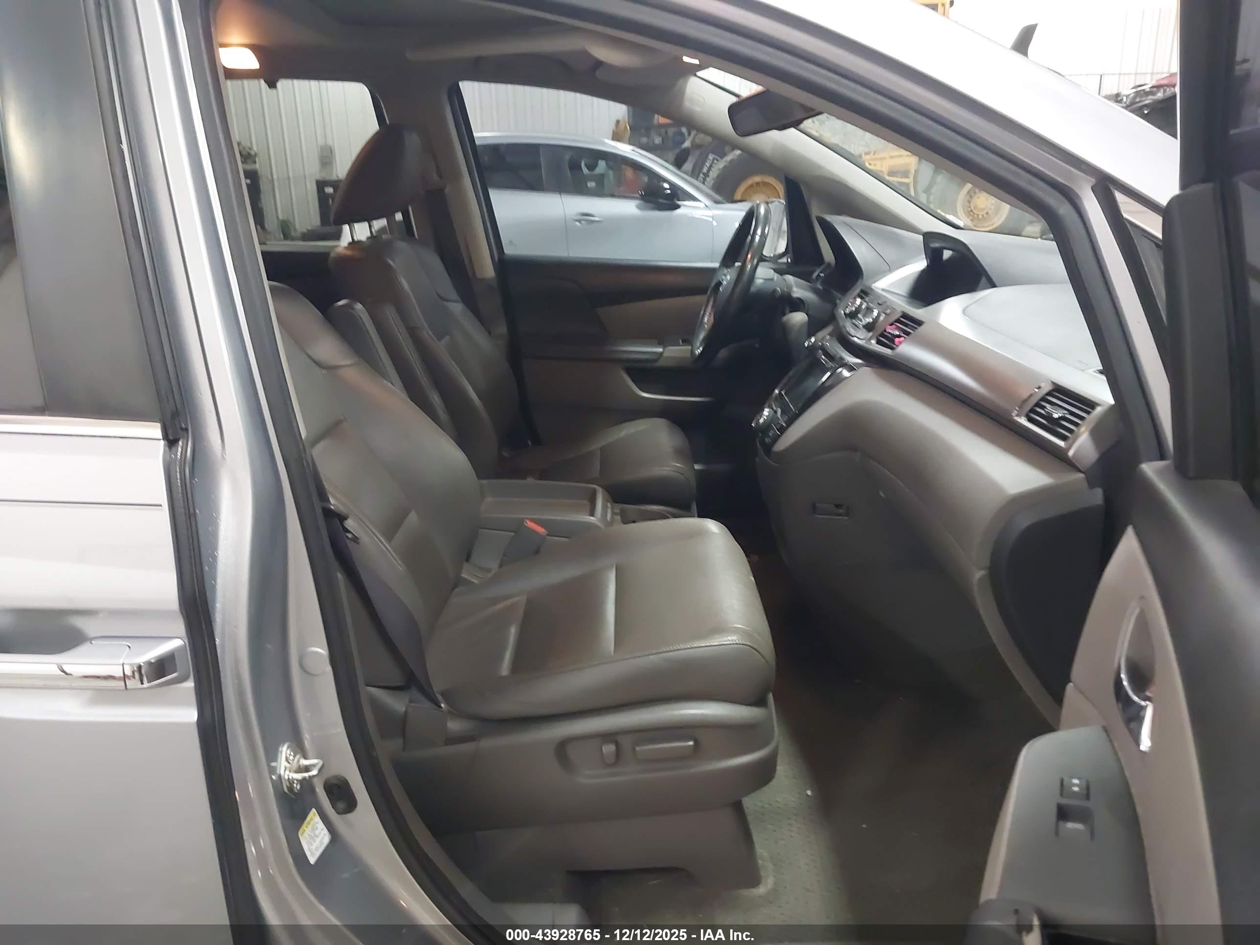 HONDA ODYSSEY image 5