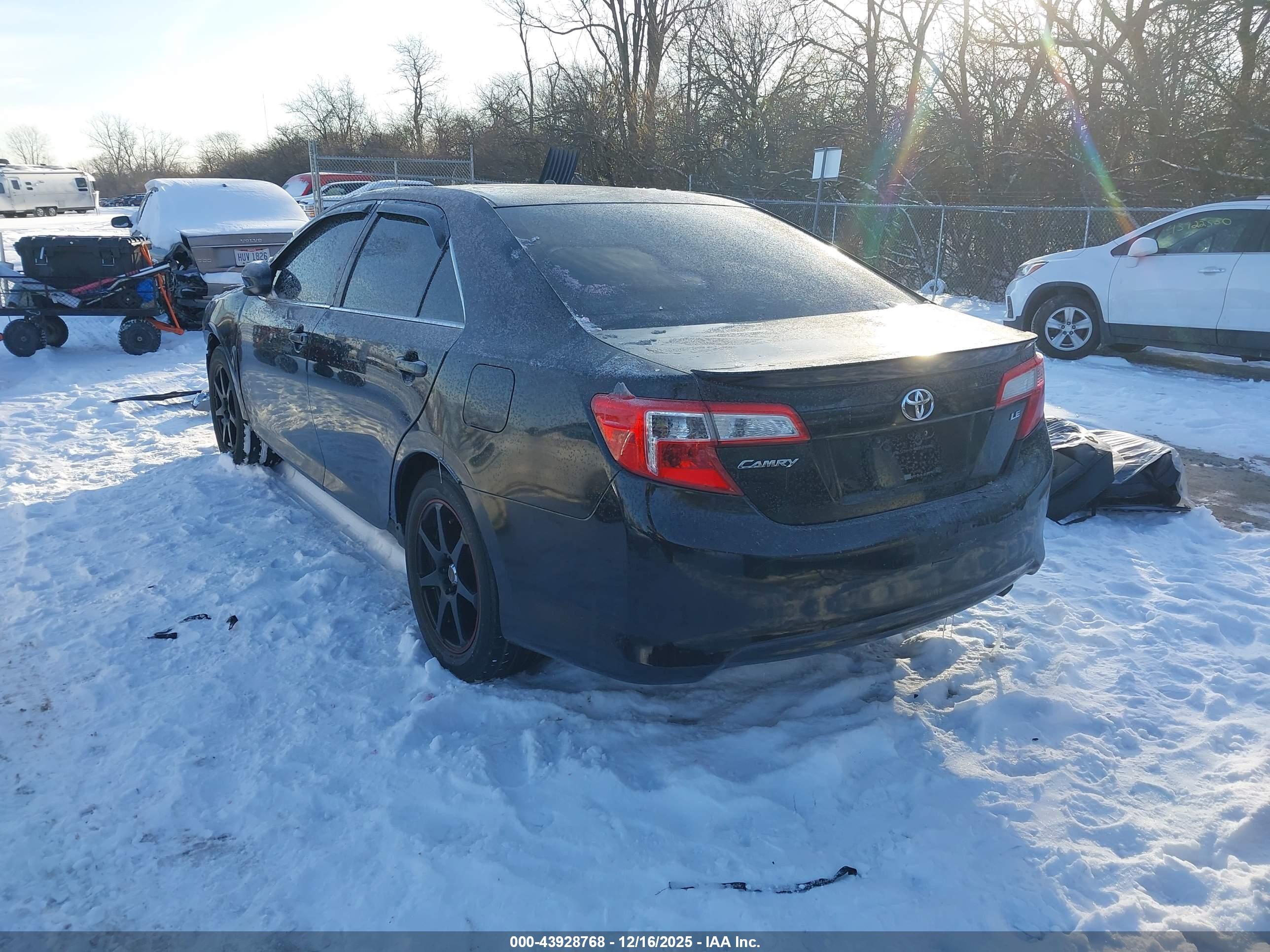 TOYOTA CAMRY image 3