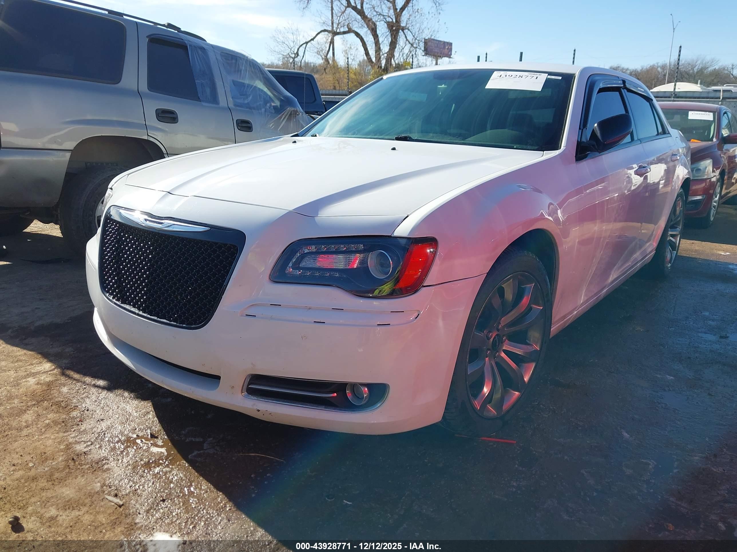 CHRYSLER 300 image 2