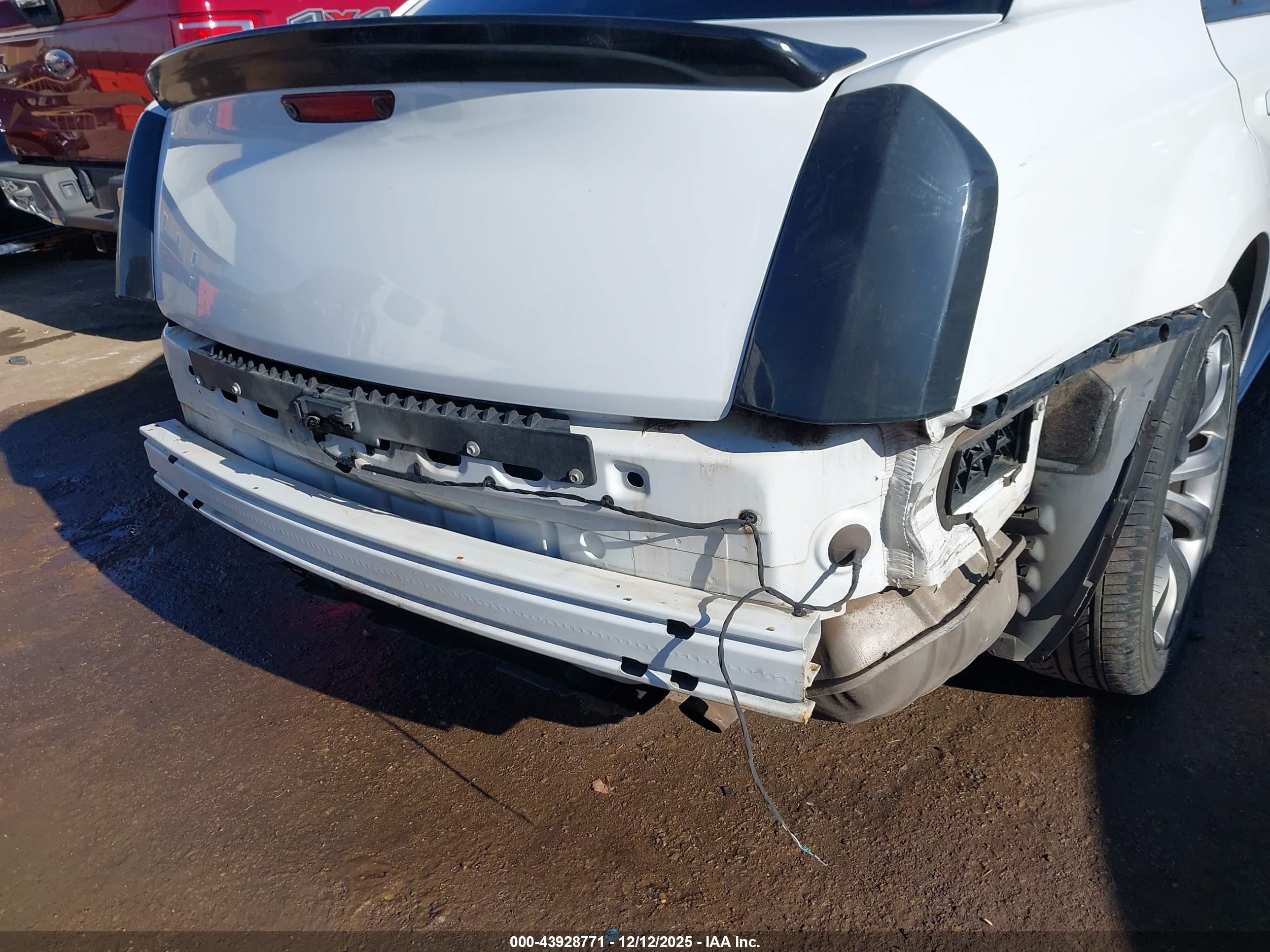 CHRYSLER 300 image 6