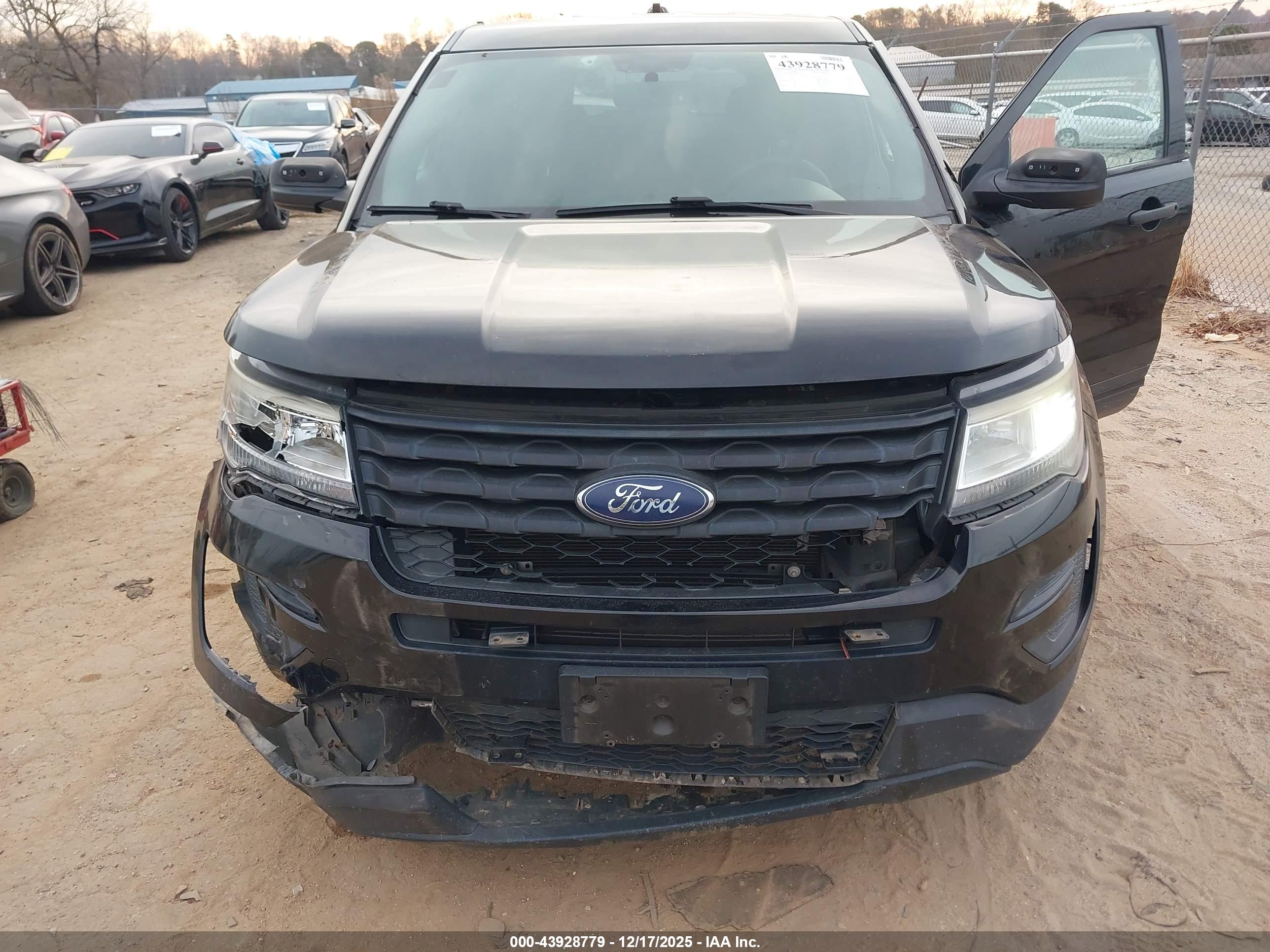 FORD UTILITY image 6