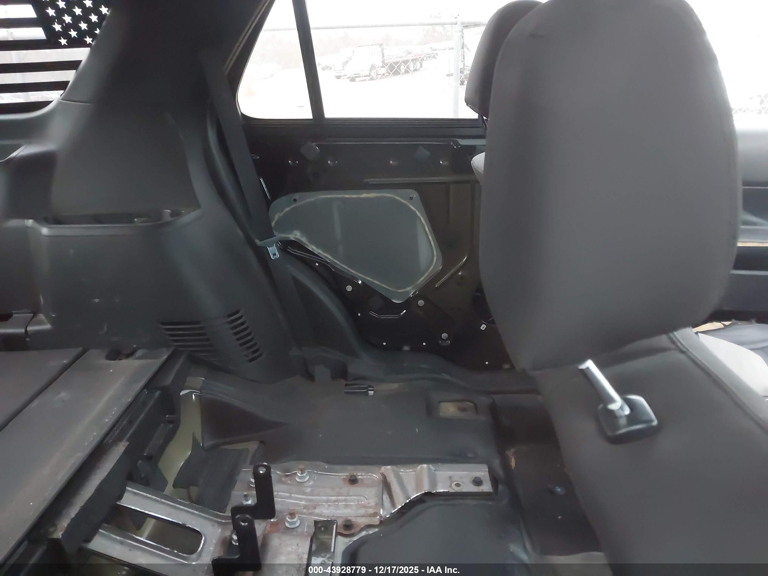 FORD UTILITY image 8
