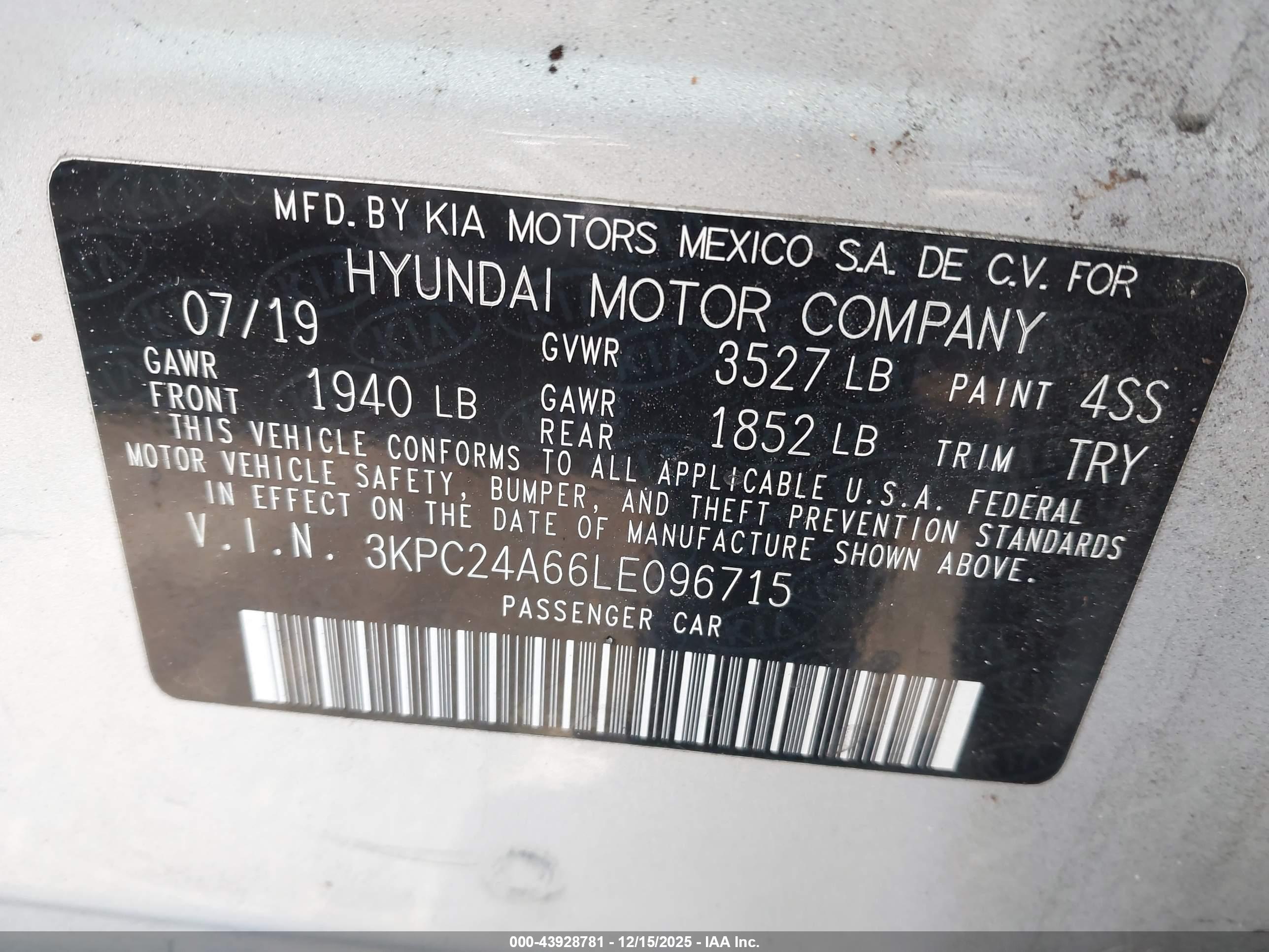 HYUNDAI ACCENT image 9