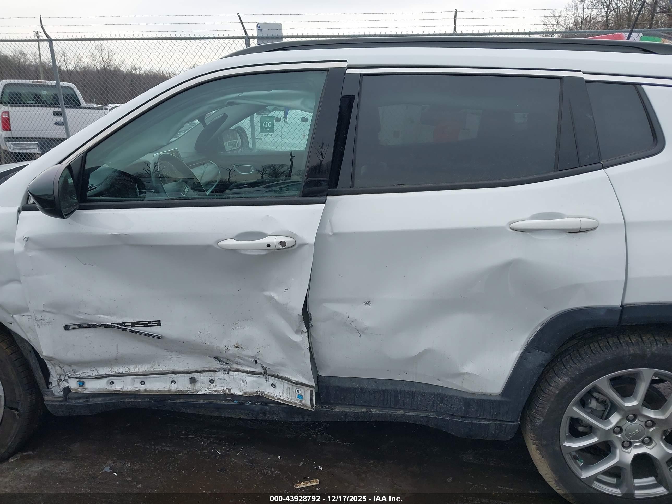JEEP COMPASS image 6