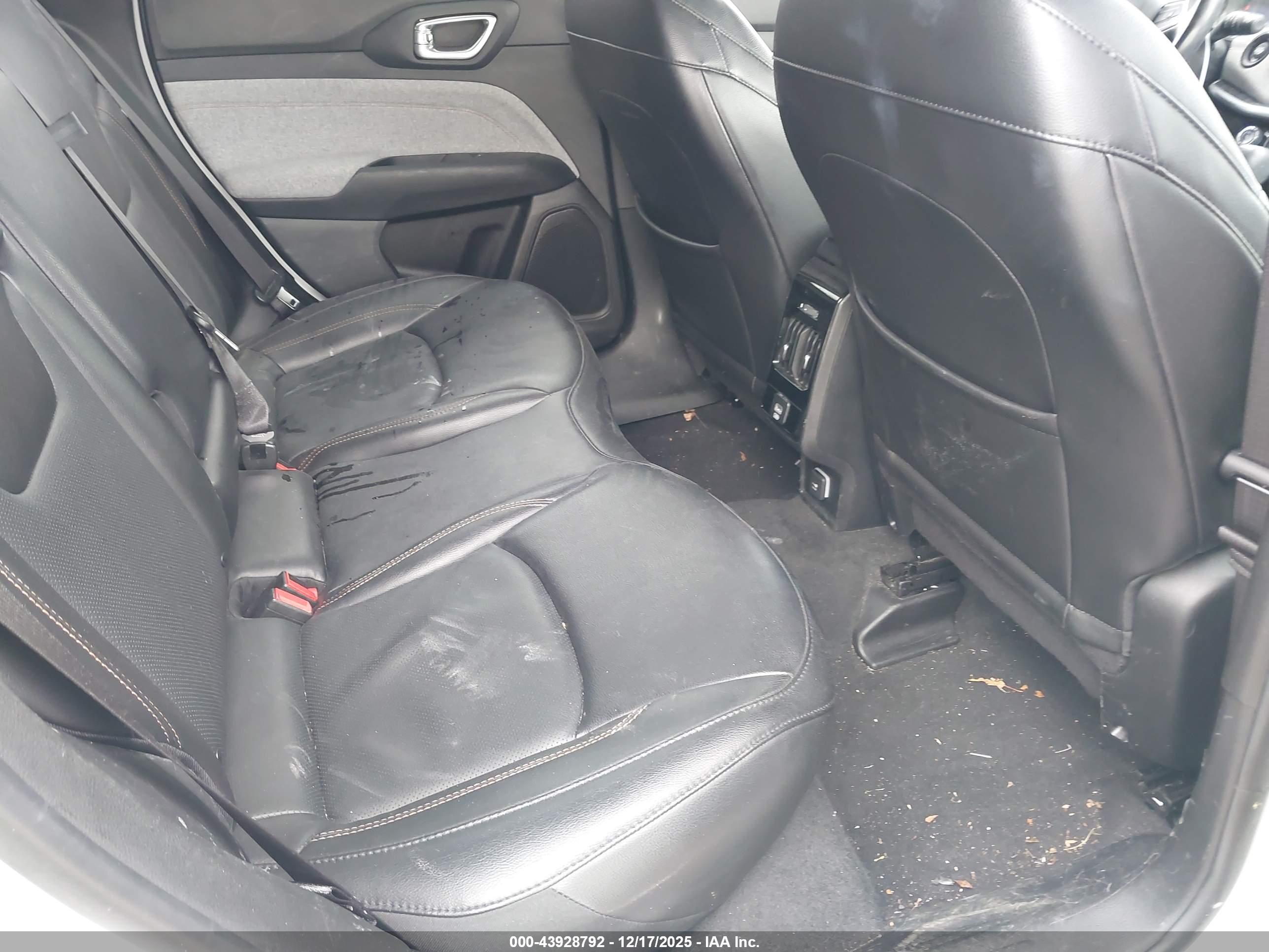 JEEP COMPASS image 8