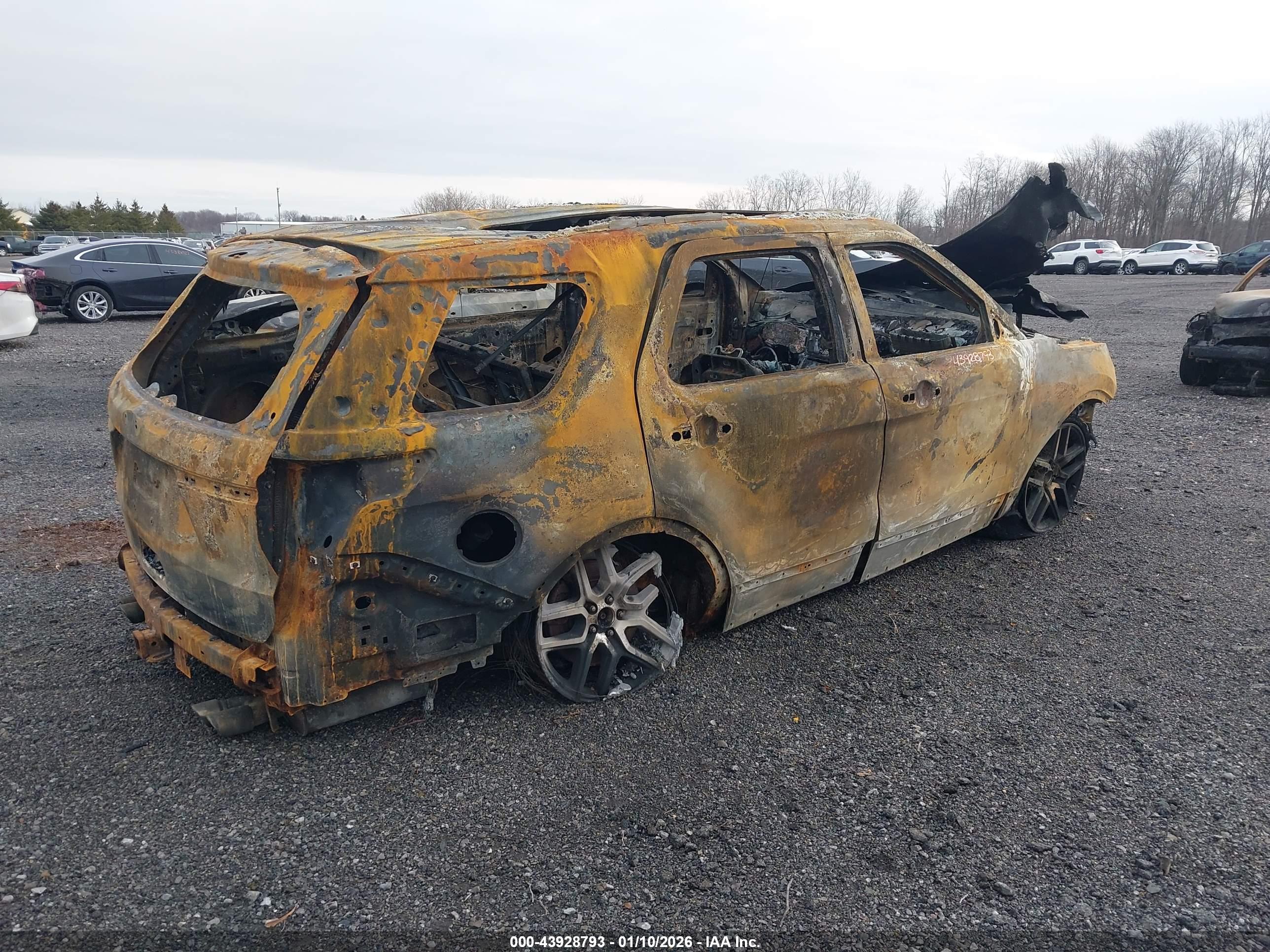 FORD EXPLORER image 4