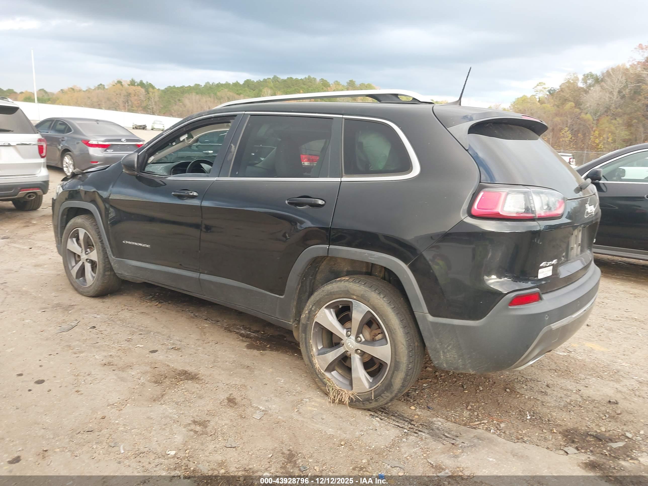 JEEP CHEROKEE image 3