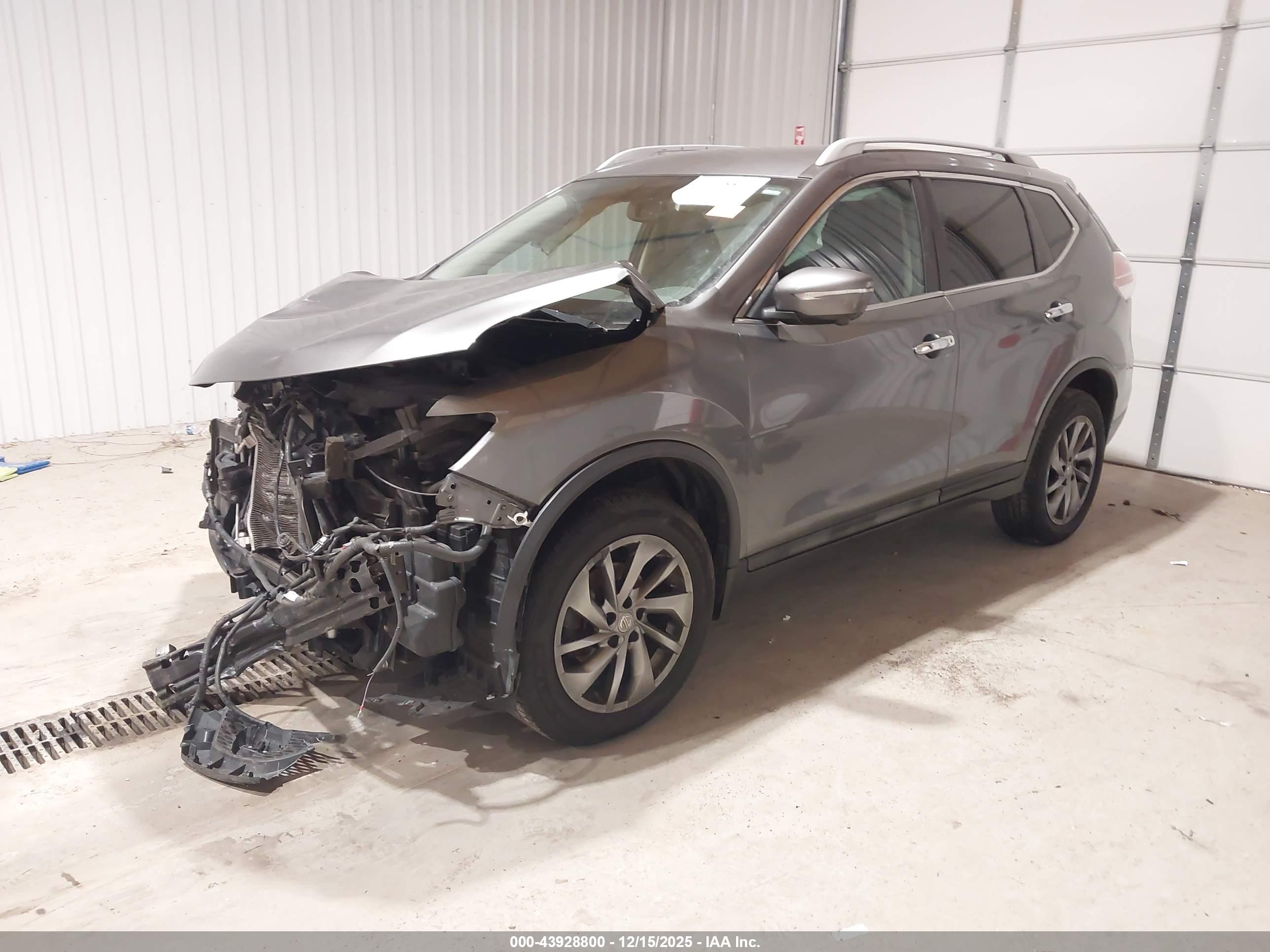 NISSAN ROGUE image 2