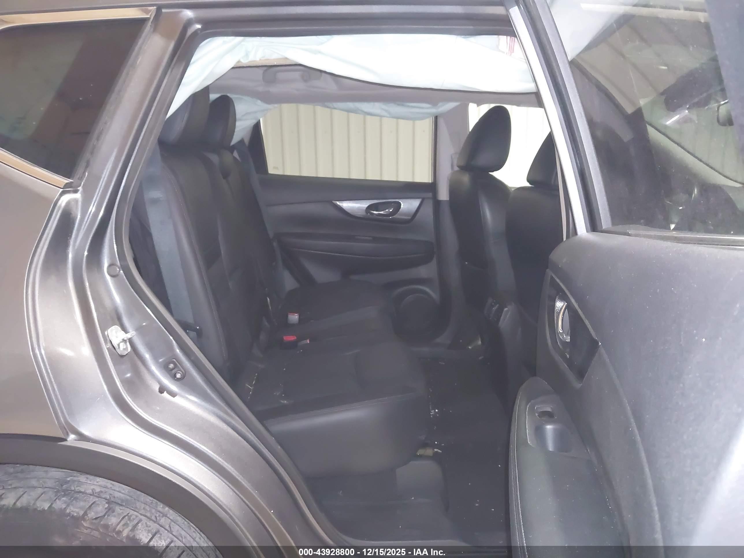NISSAN ROGUE image 8