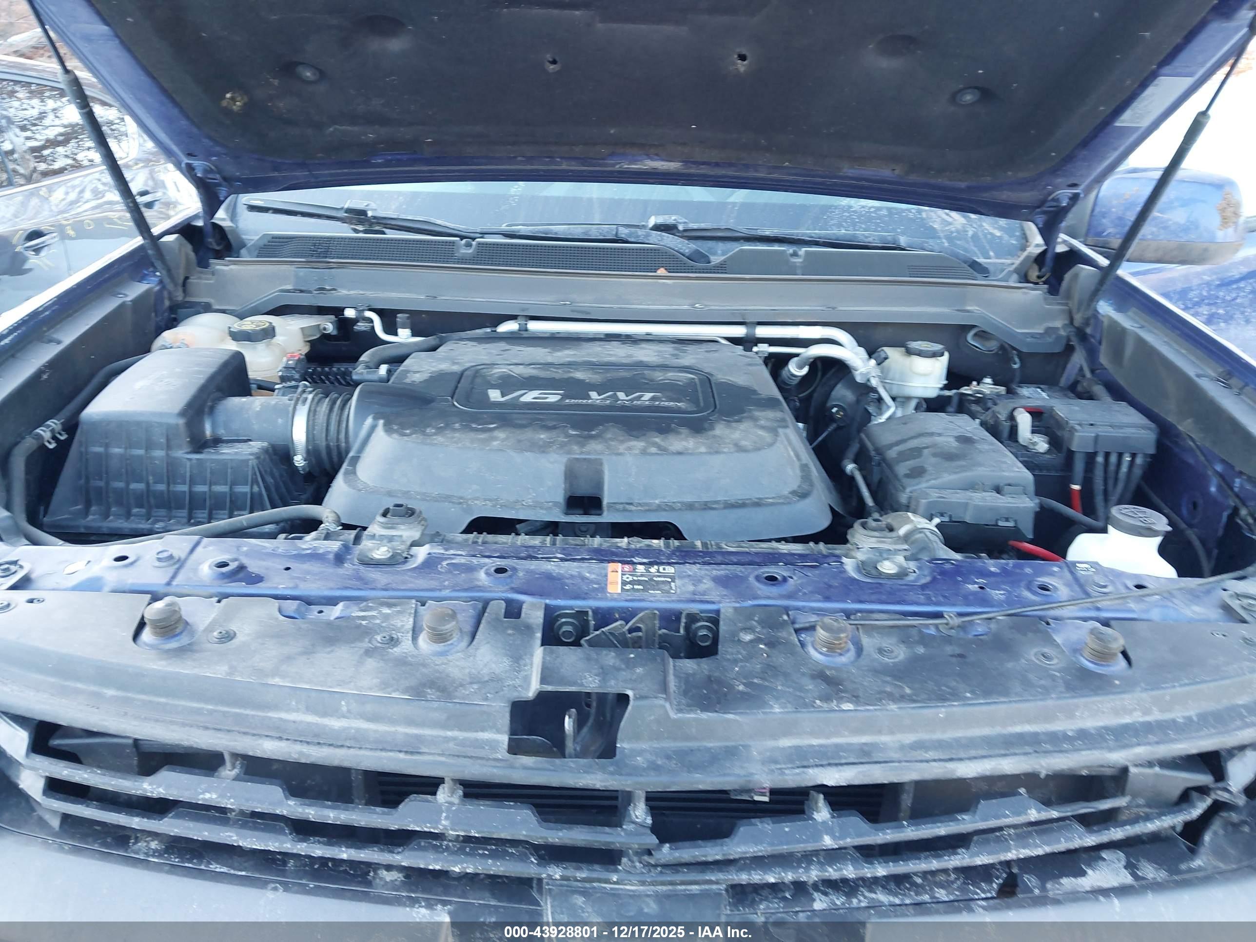 CHEVROLET COLORADO image 10