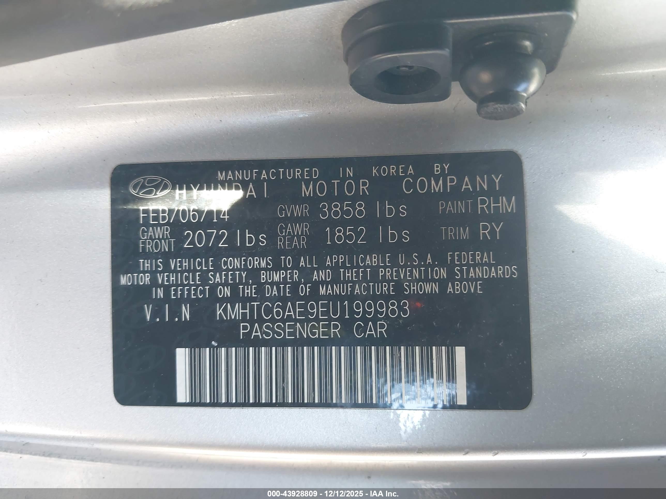 HYUNDAI VELOSTER image 9