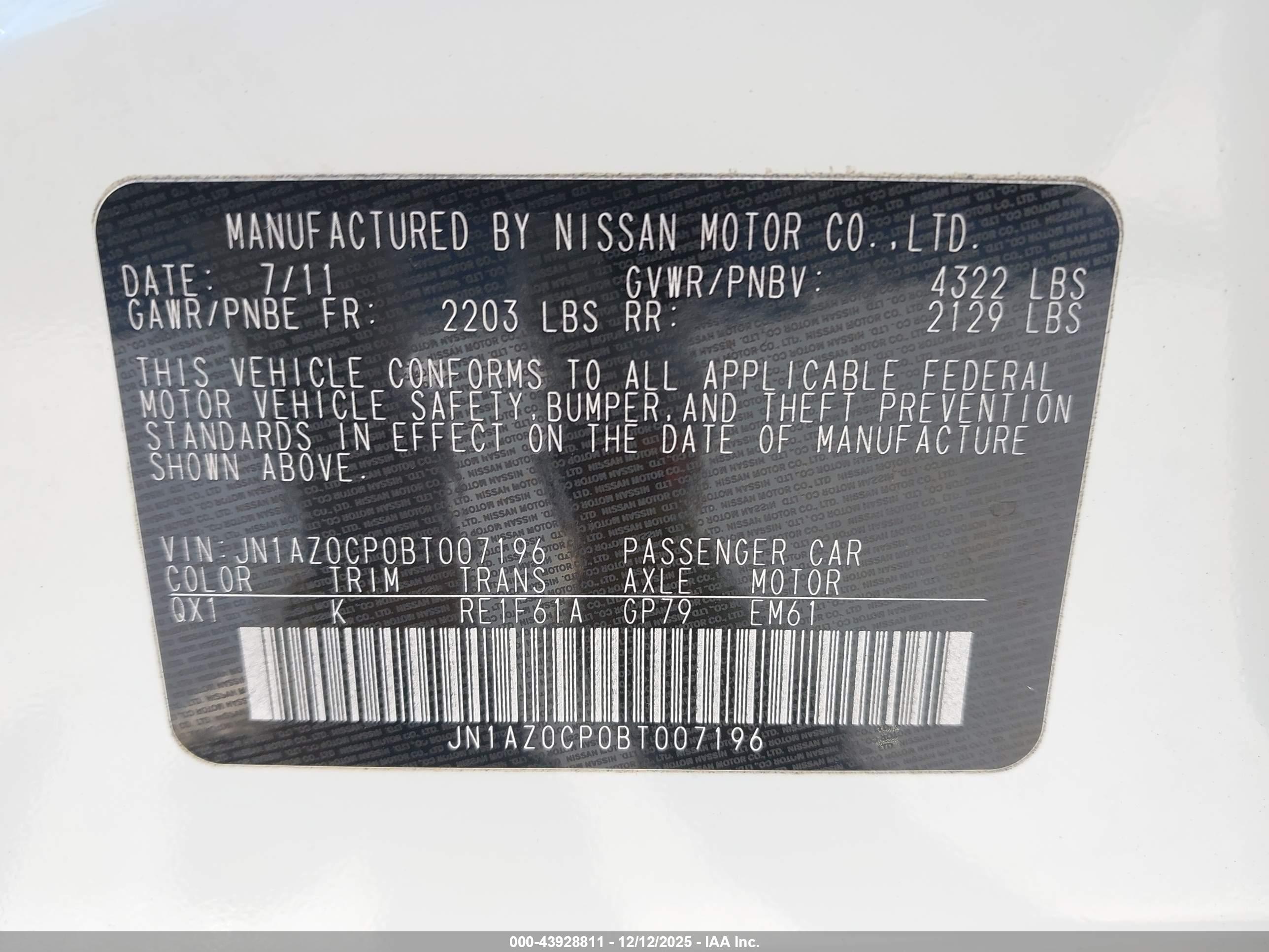 NISSAN LEAF image 9