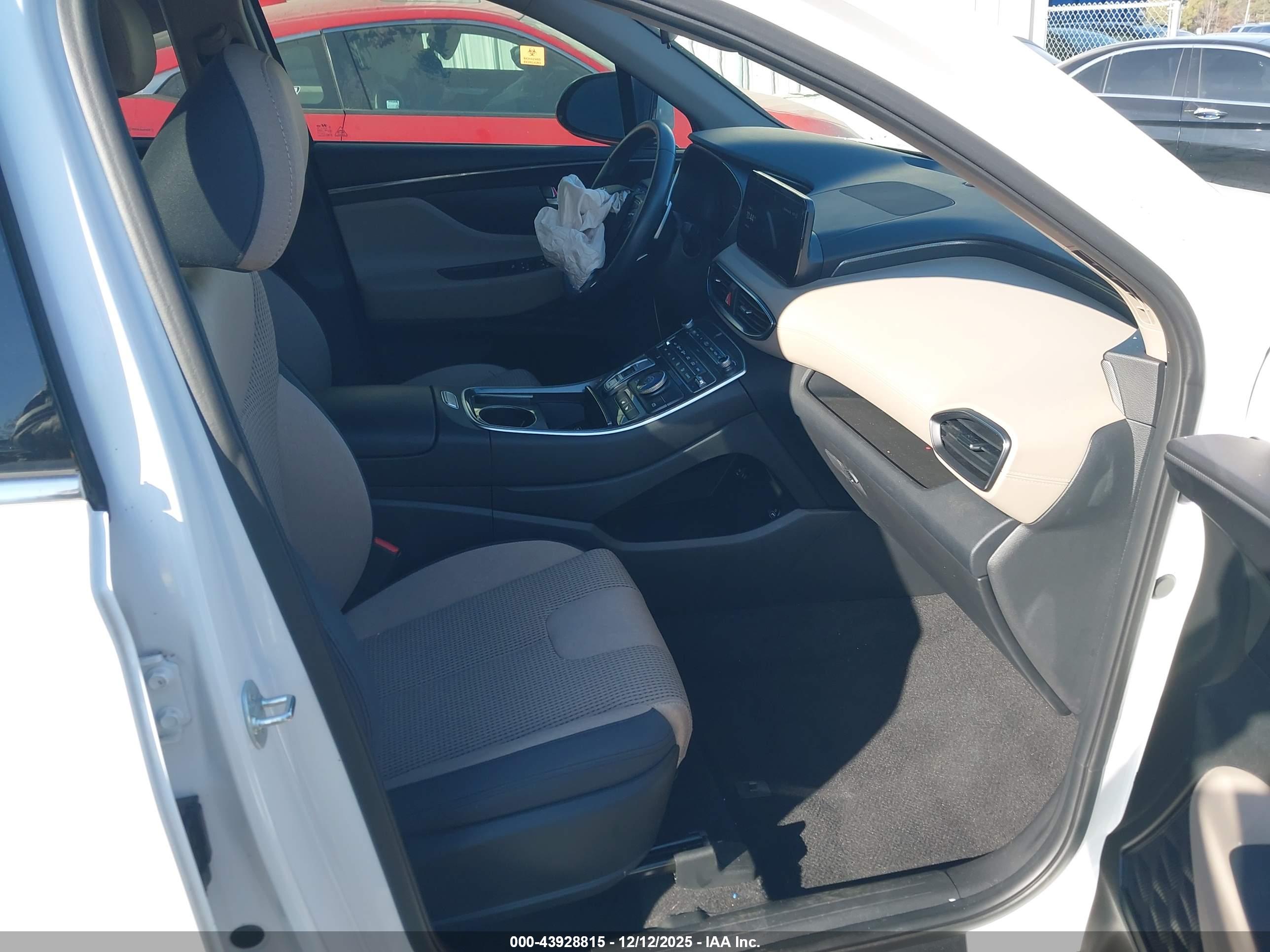 HYUNDAI SANTA image 5