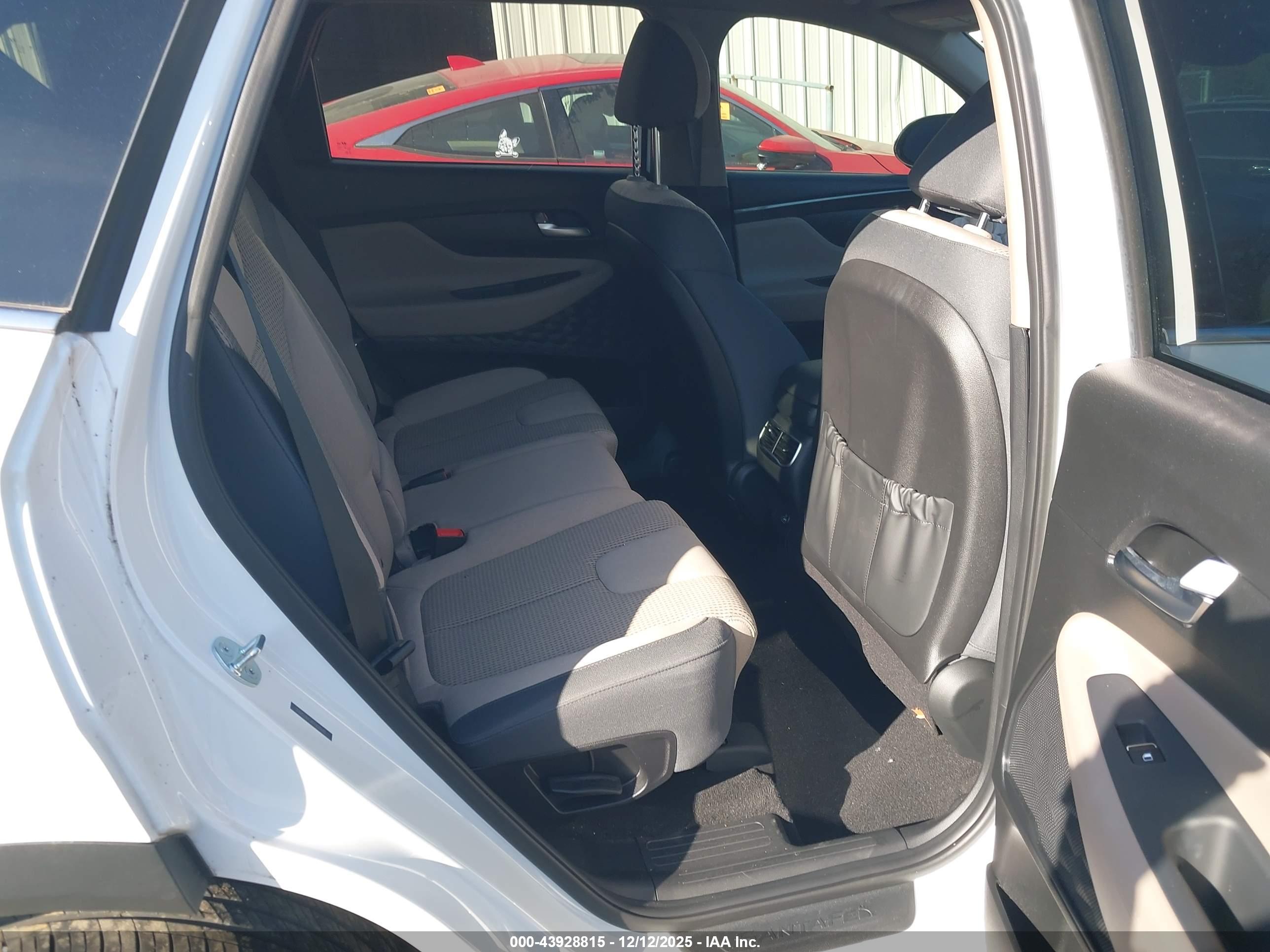 HYUNDAI SANTA image 8