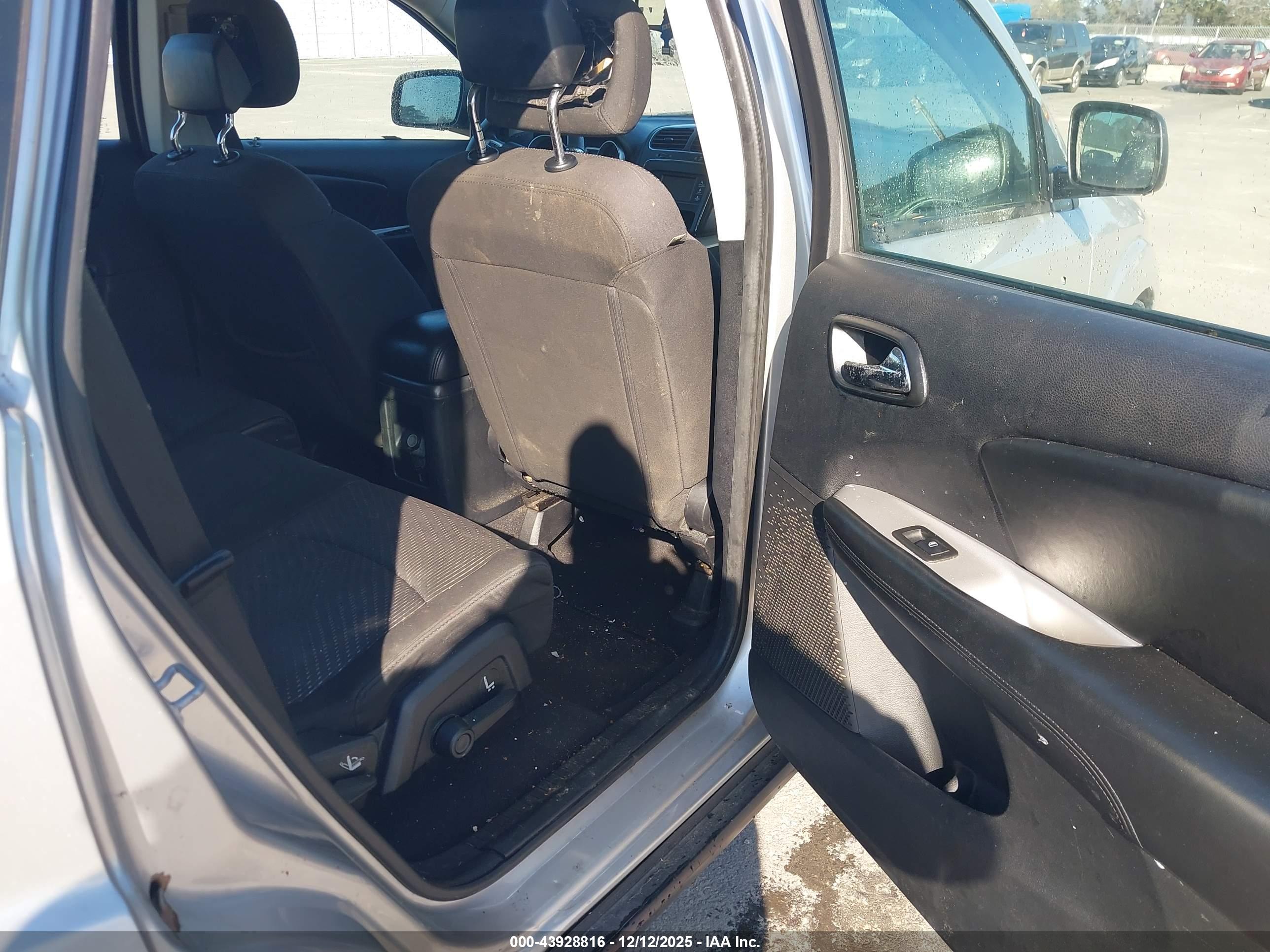 DODGE JOURNEY image 8