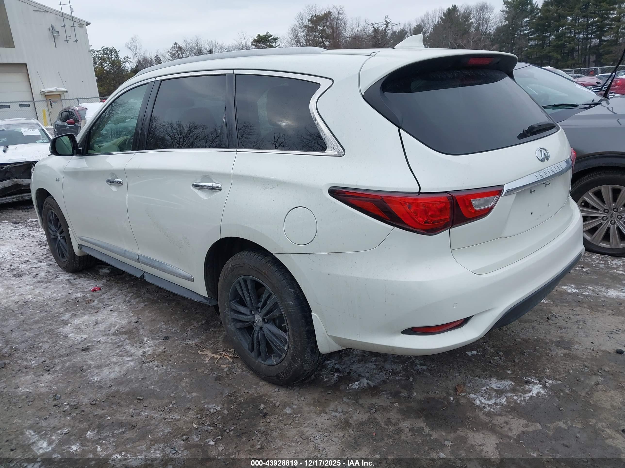 INFINITI QX60 image 3