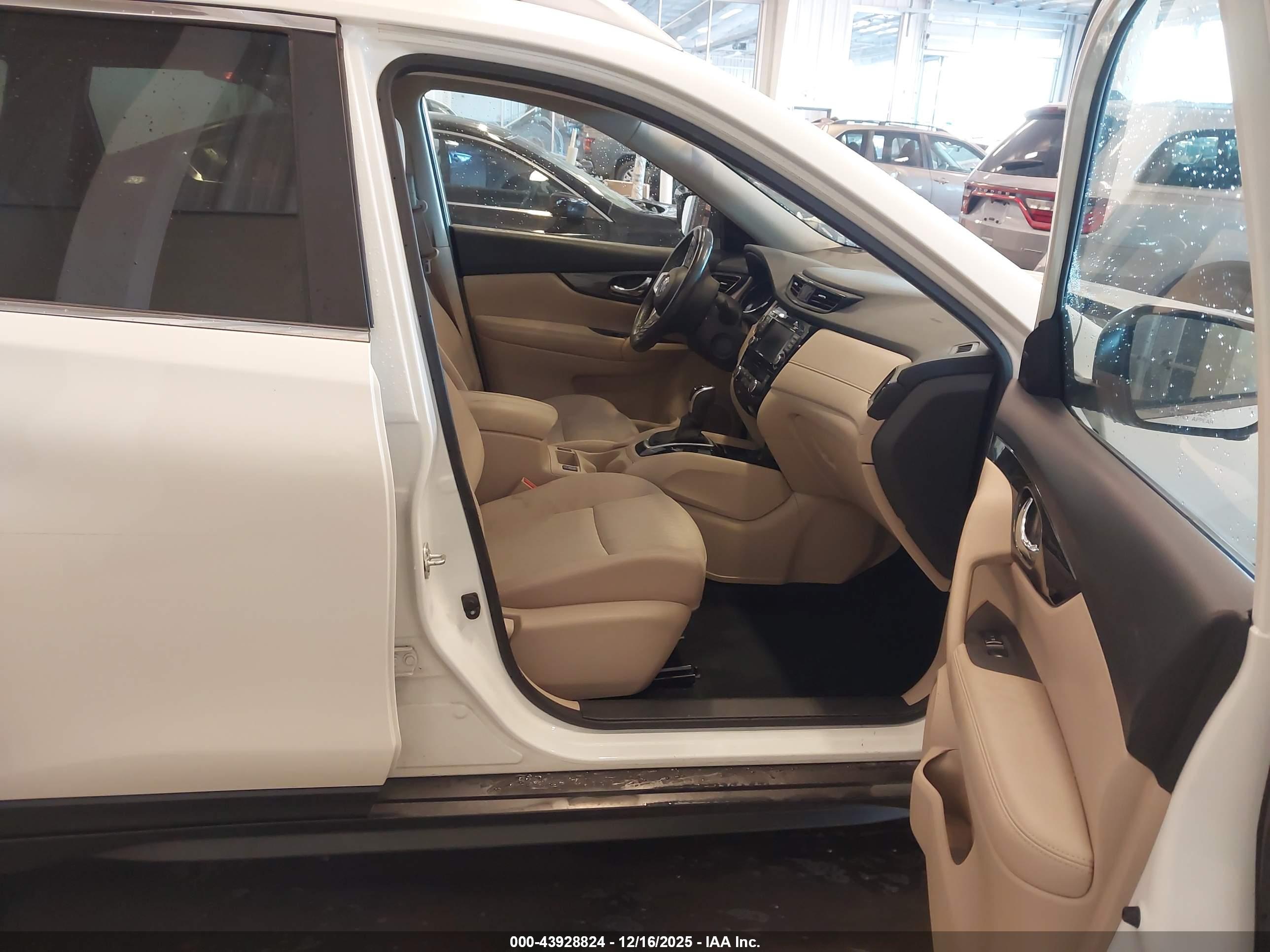 NISSAN ROGUE image 5