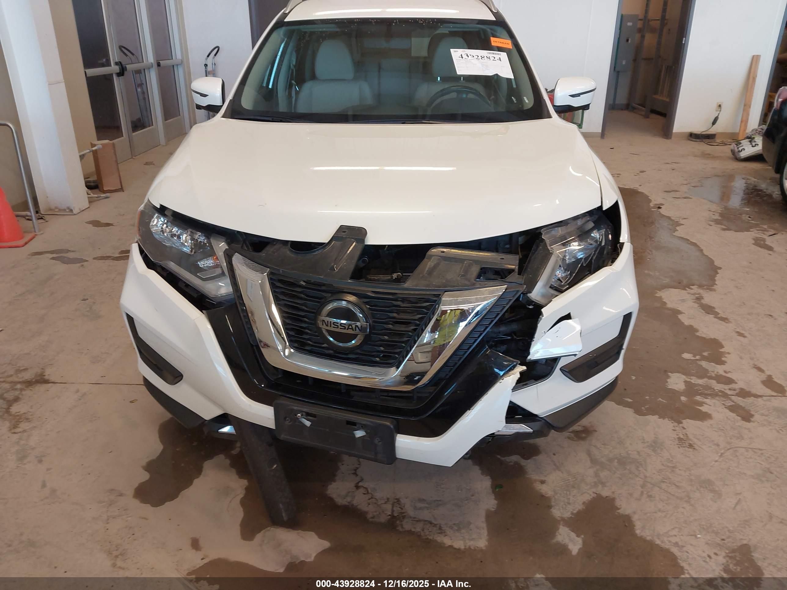 NISSAN ROGUE image 6