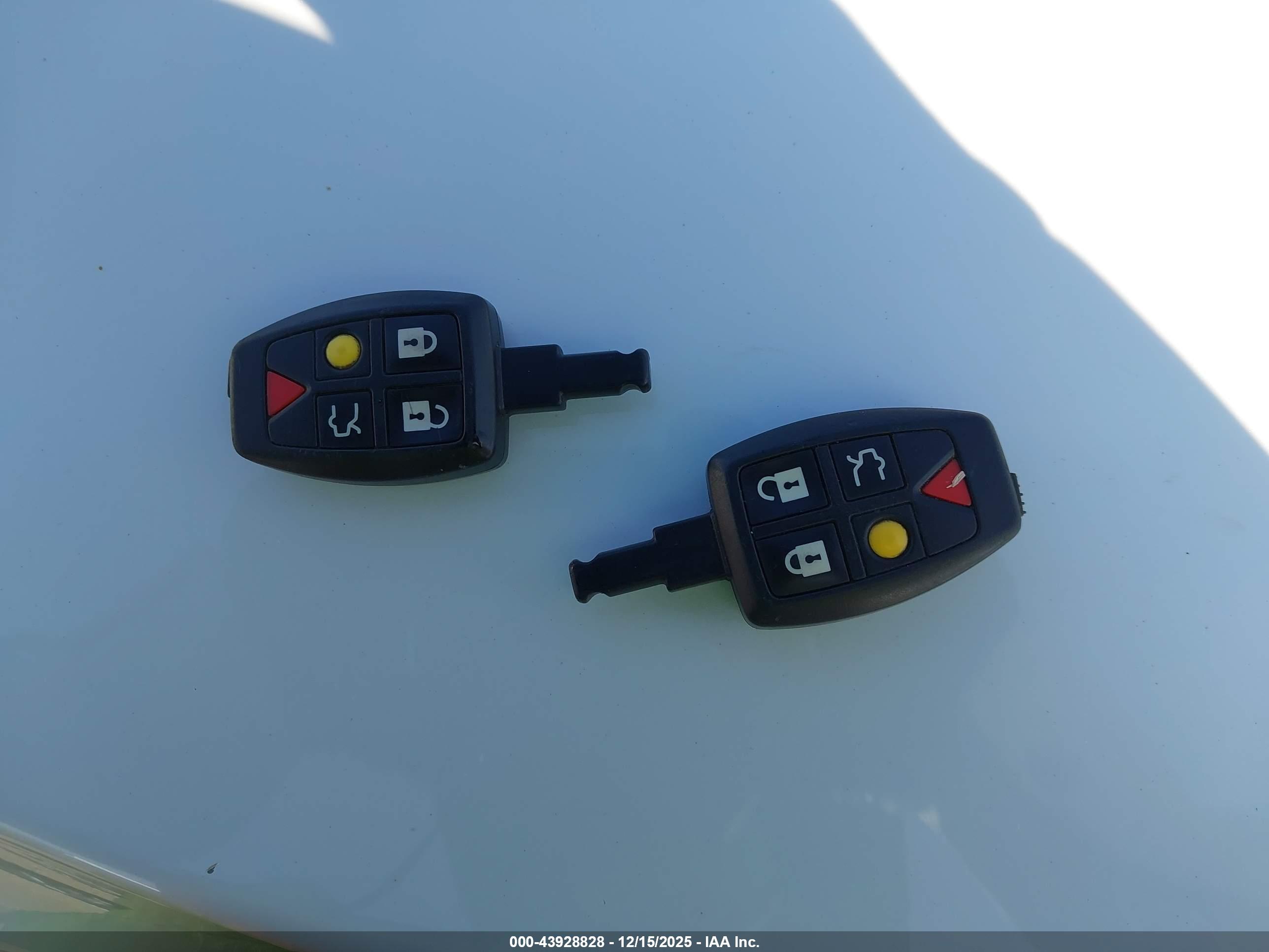 VOLVO S40 image 11
