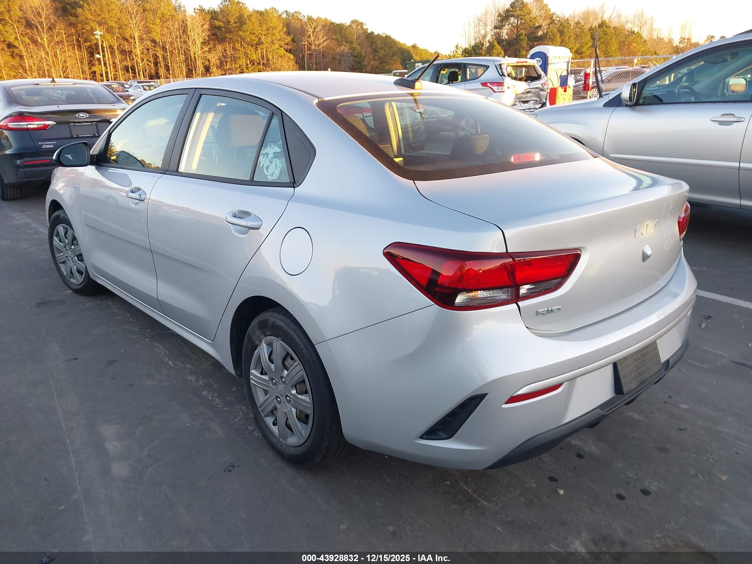 KIA RIO image 3