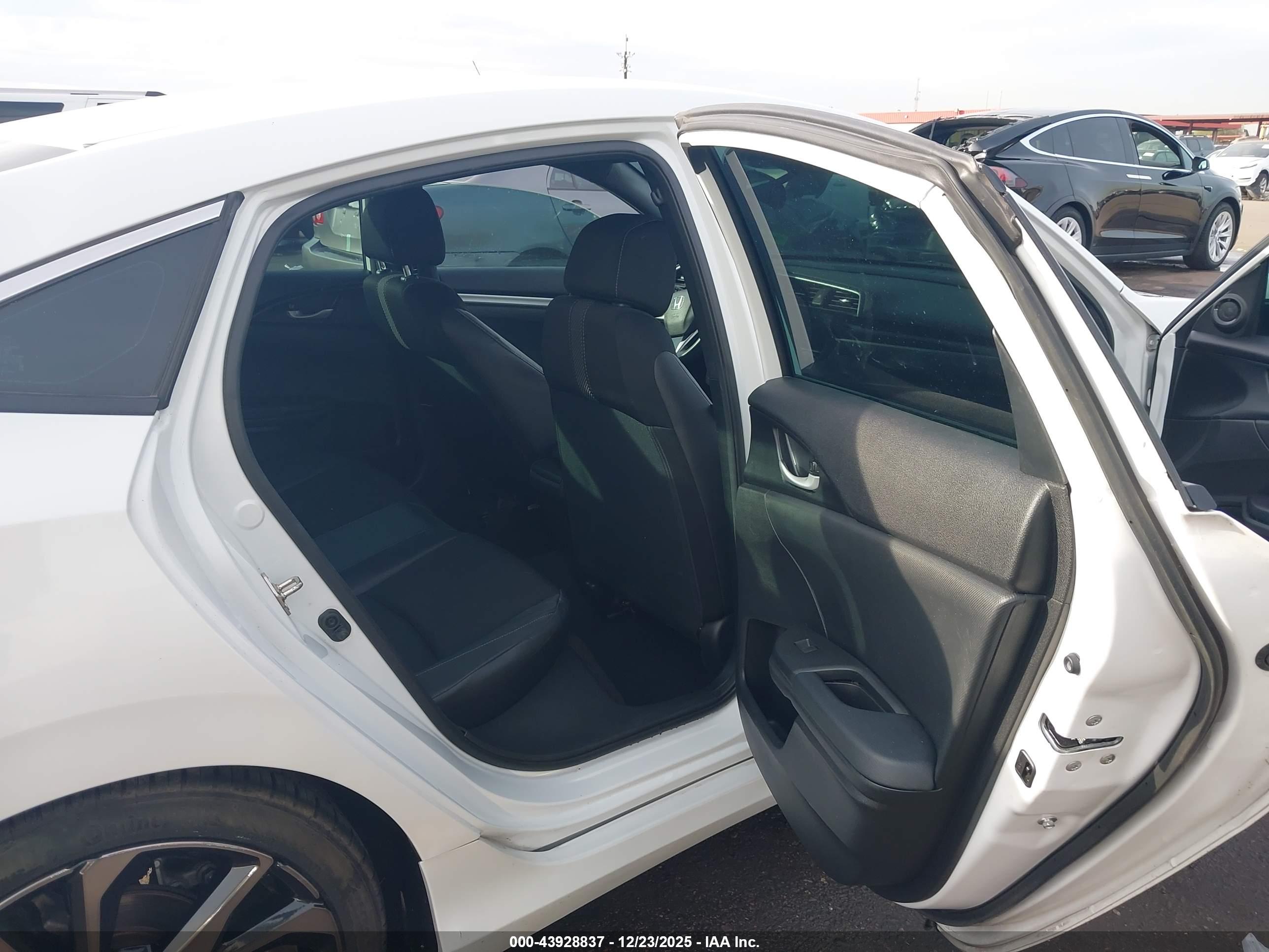 HONDA CIVIC image 8