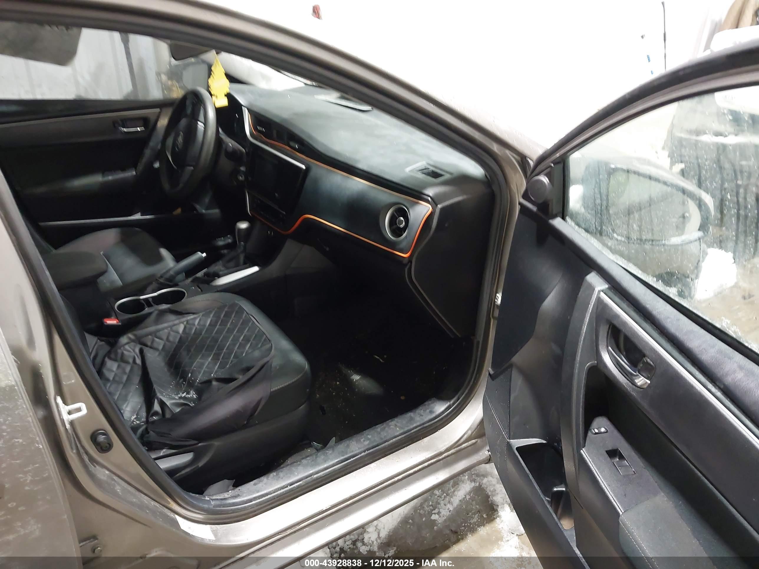 TOYOTA COROLLA image 5