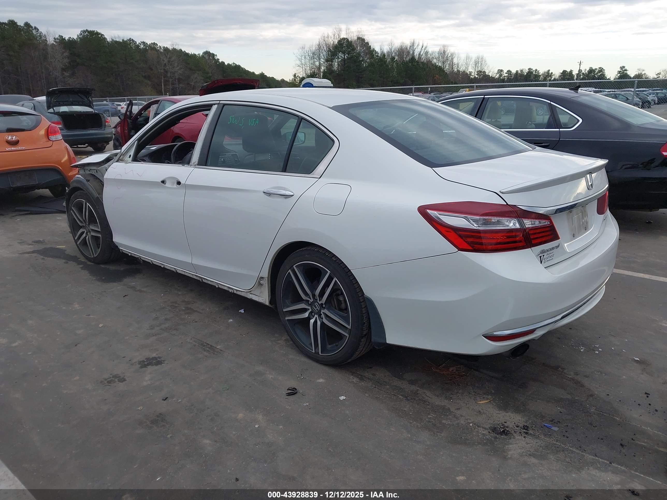 HONDA ACCORD image 3