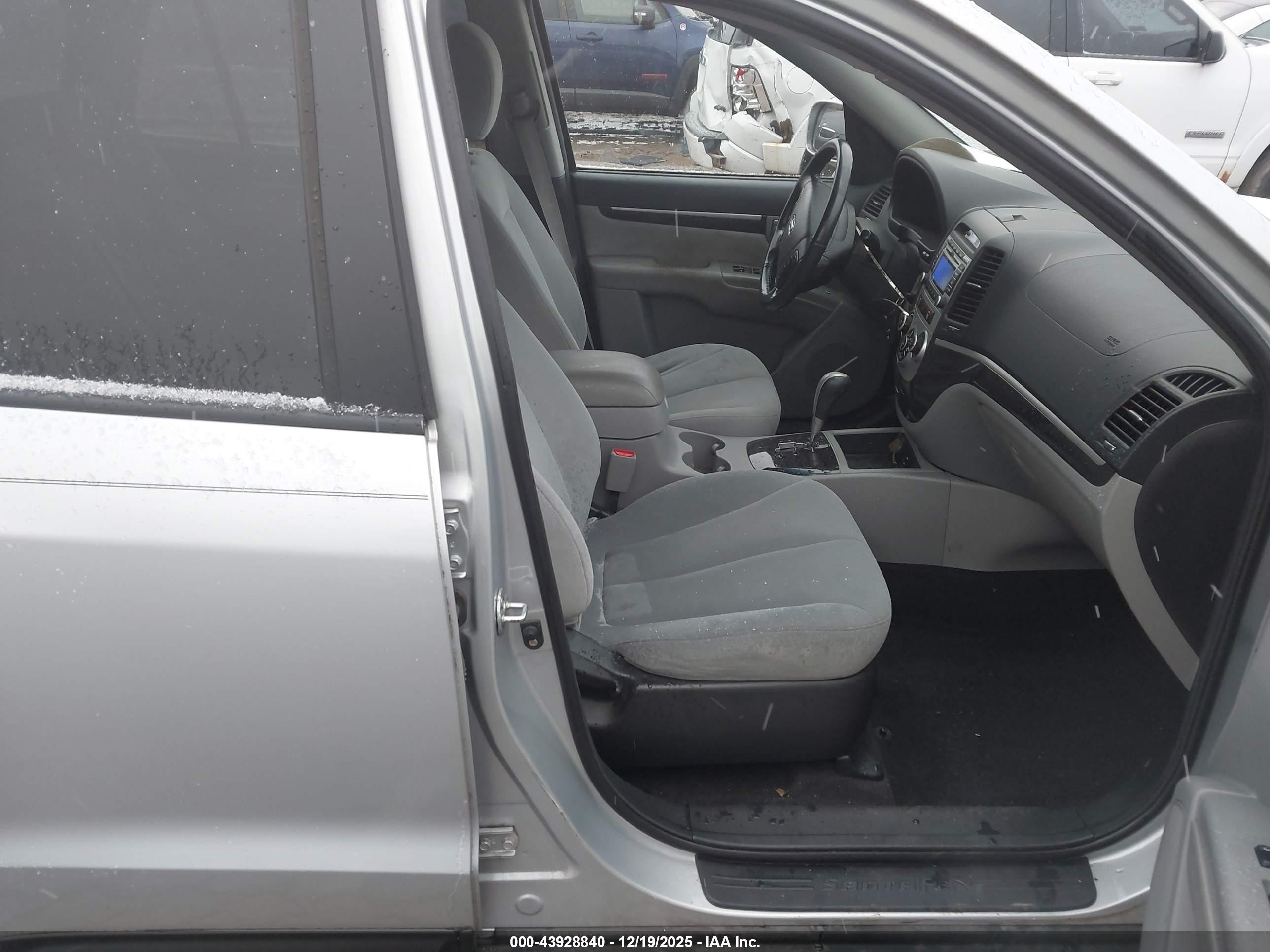 HYUNDAI SANTA image 5