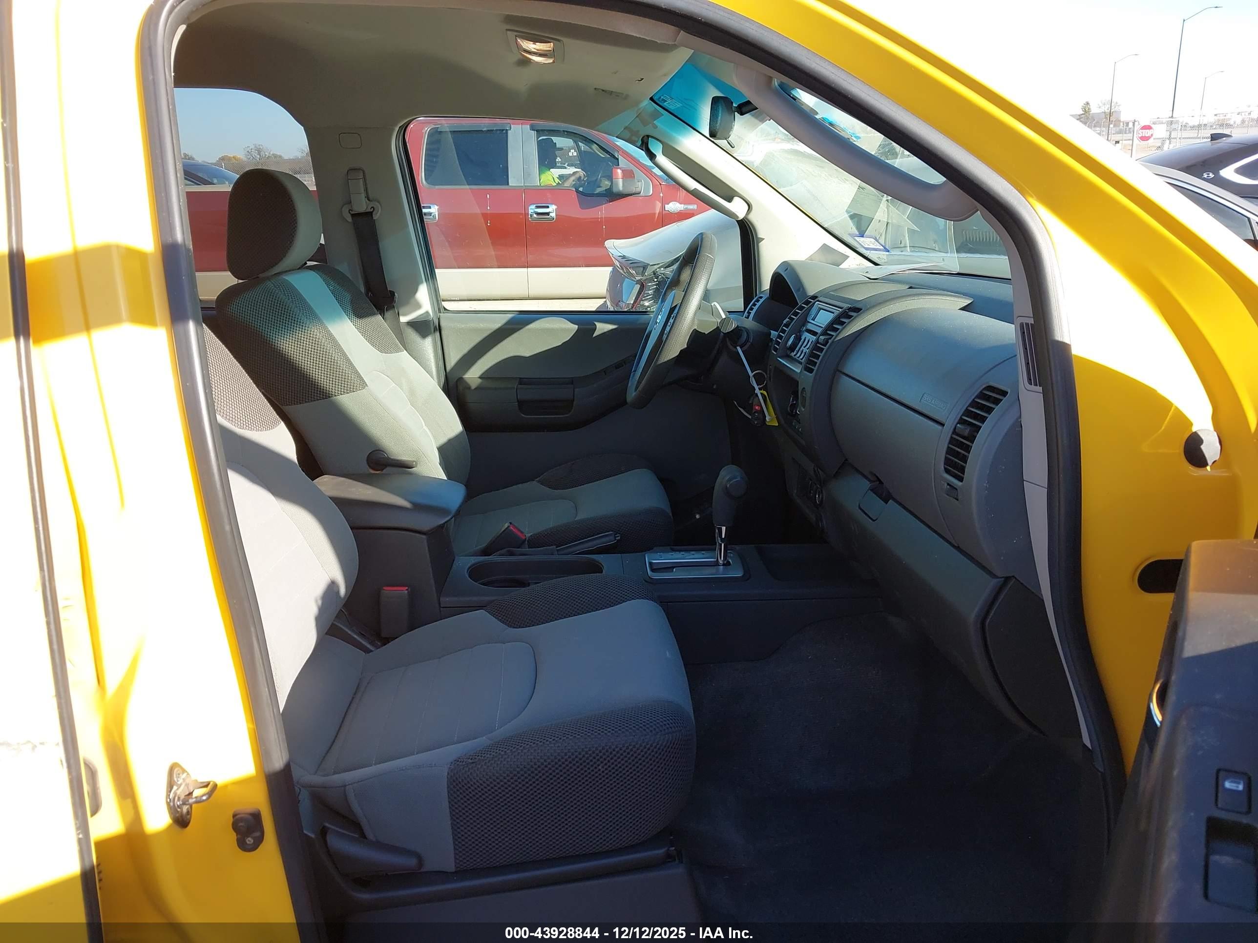 NISSAN XTERRA image 5