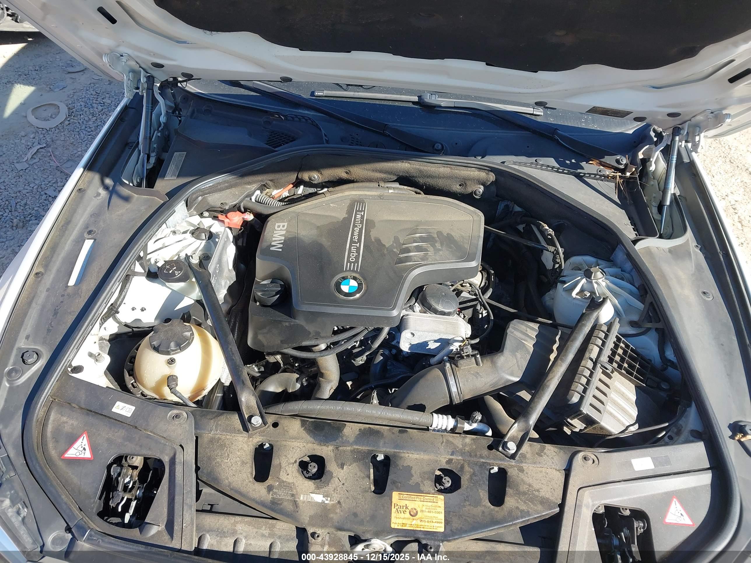 BMW 528I image 10