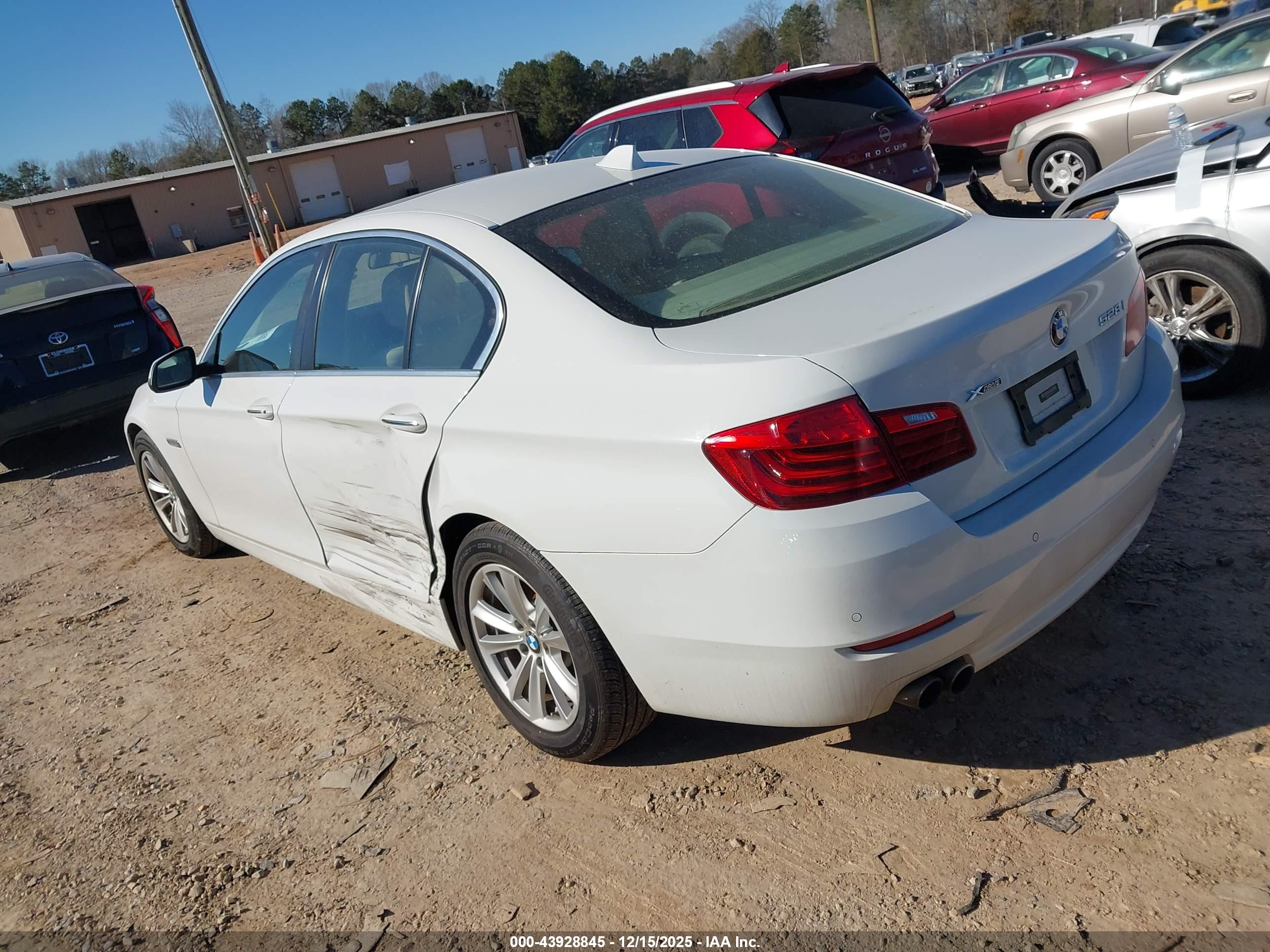 BMW 528I image 3