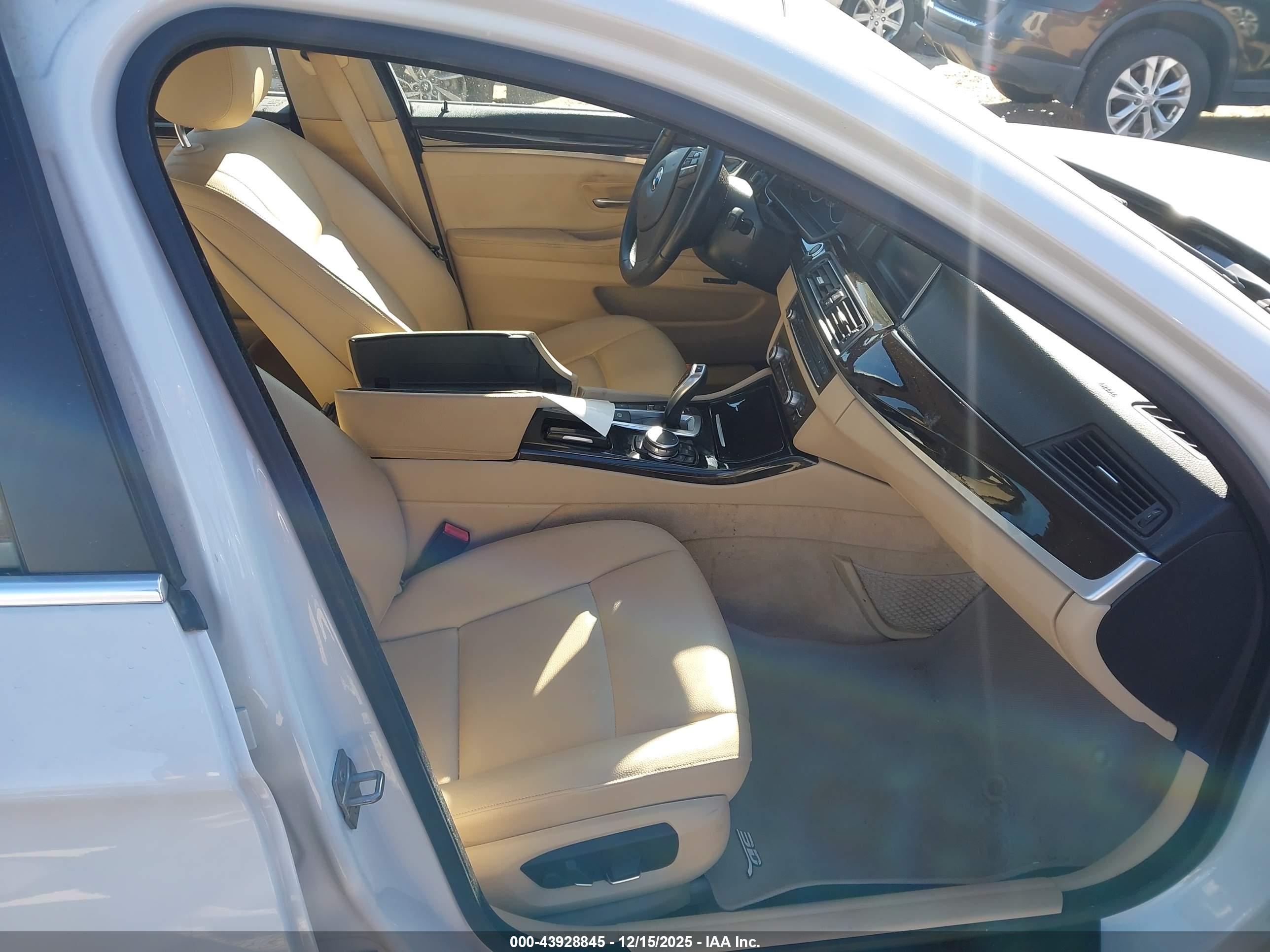 BMW 528I image 5