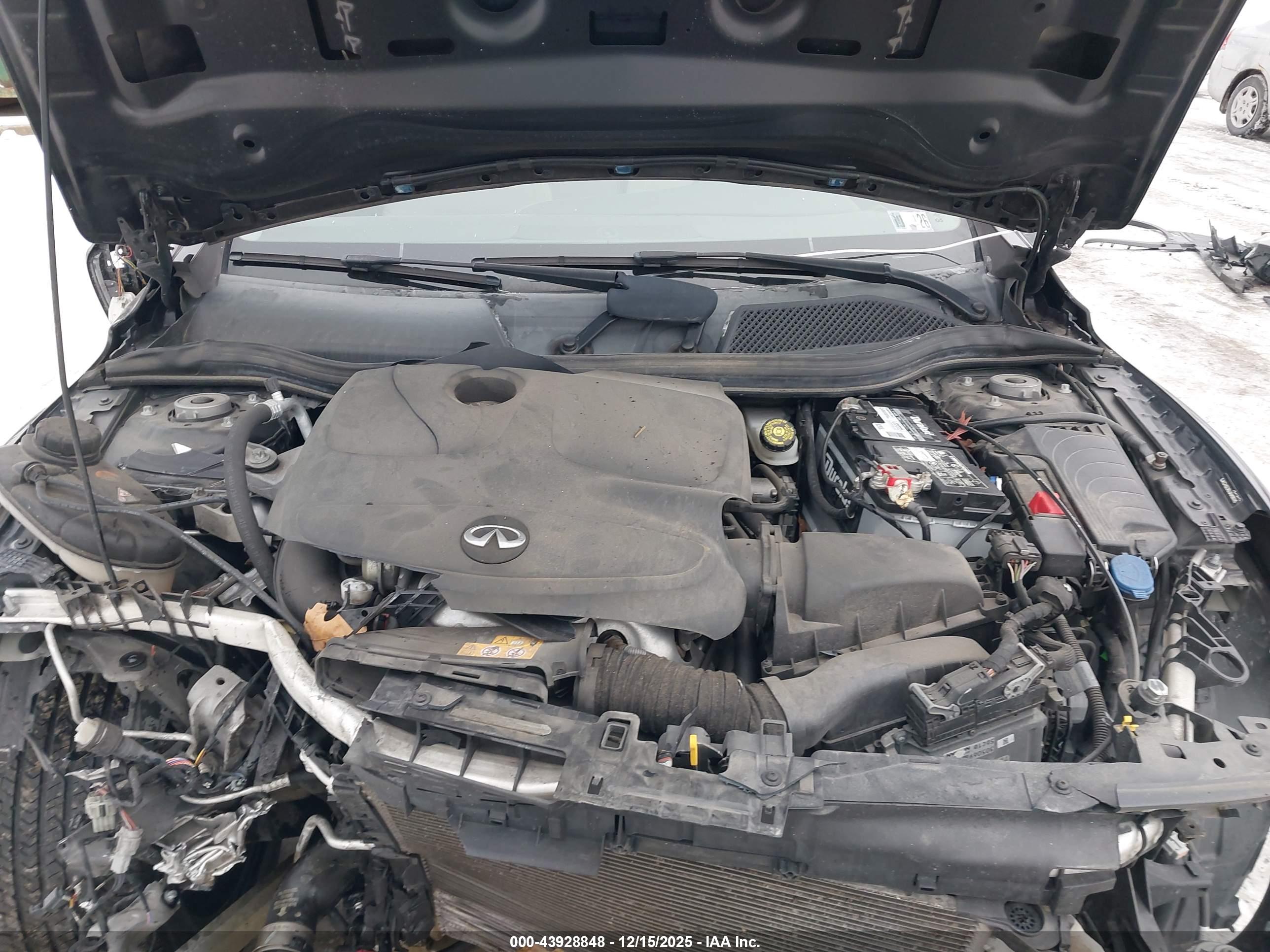 INFINITI QX30 image 10