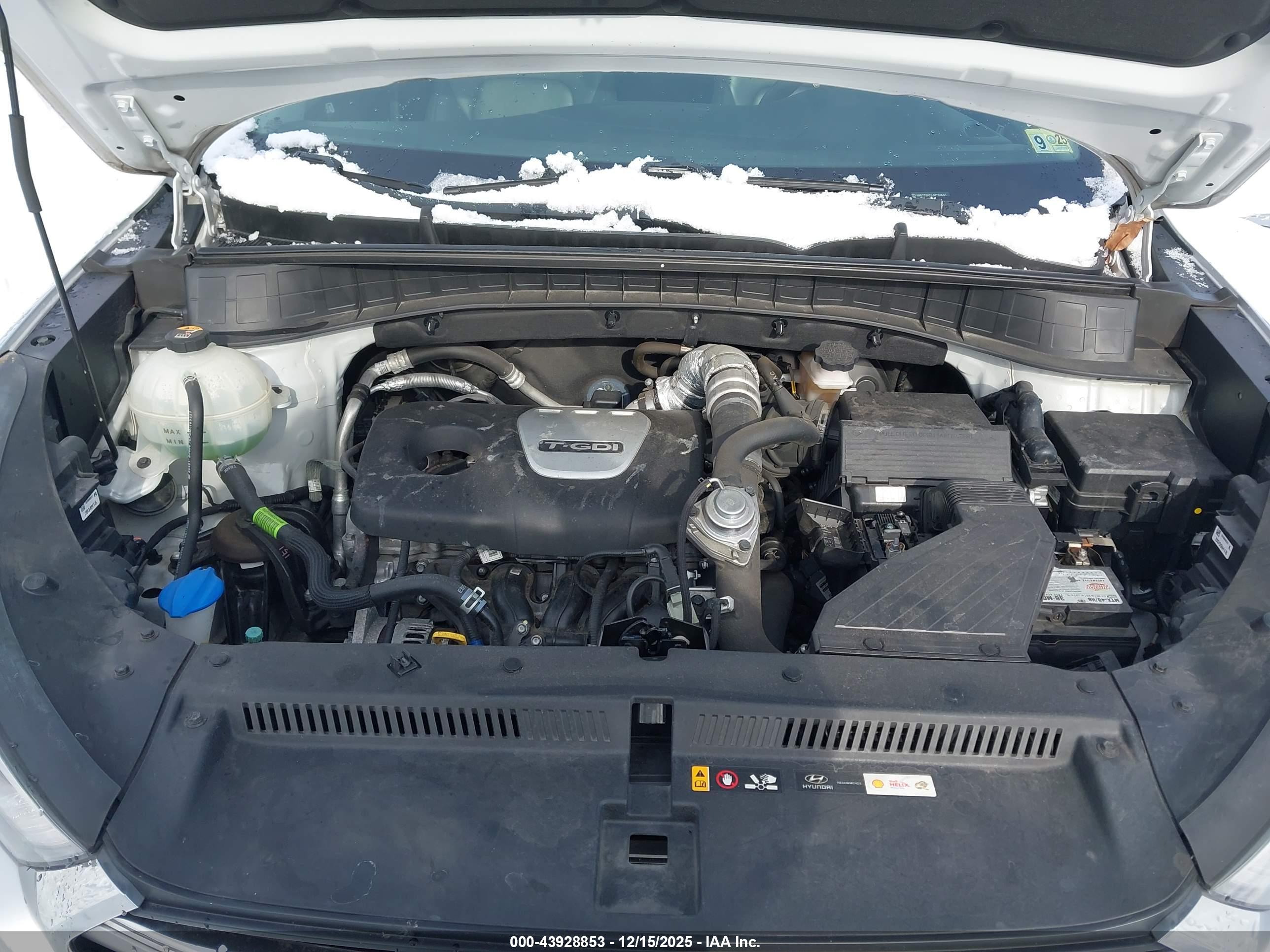 HYUNDAI TUCSON image 10