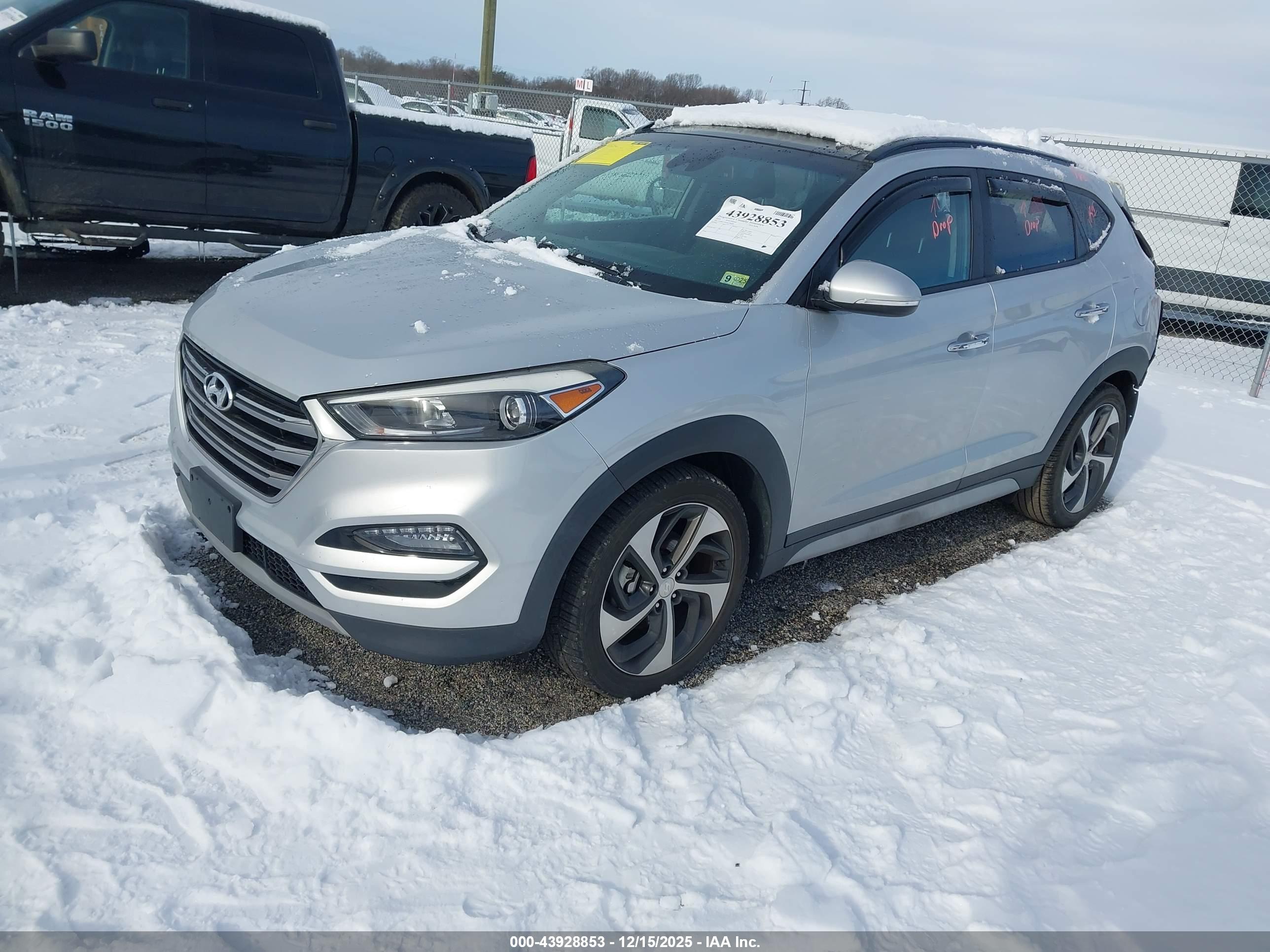 HYUNDAI TUCSON image 2