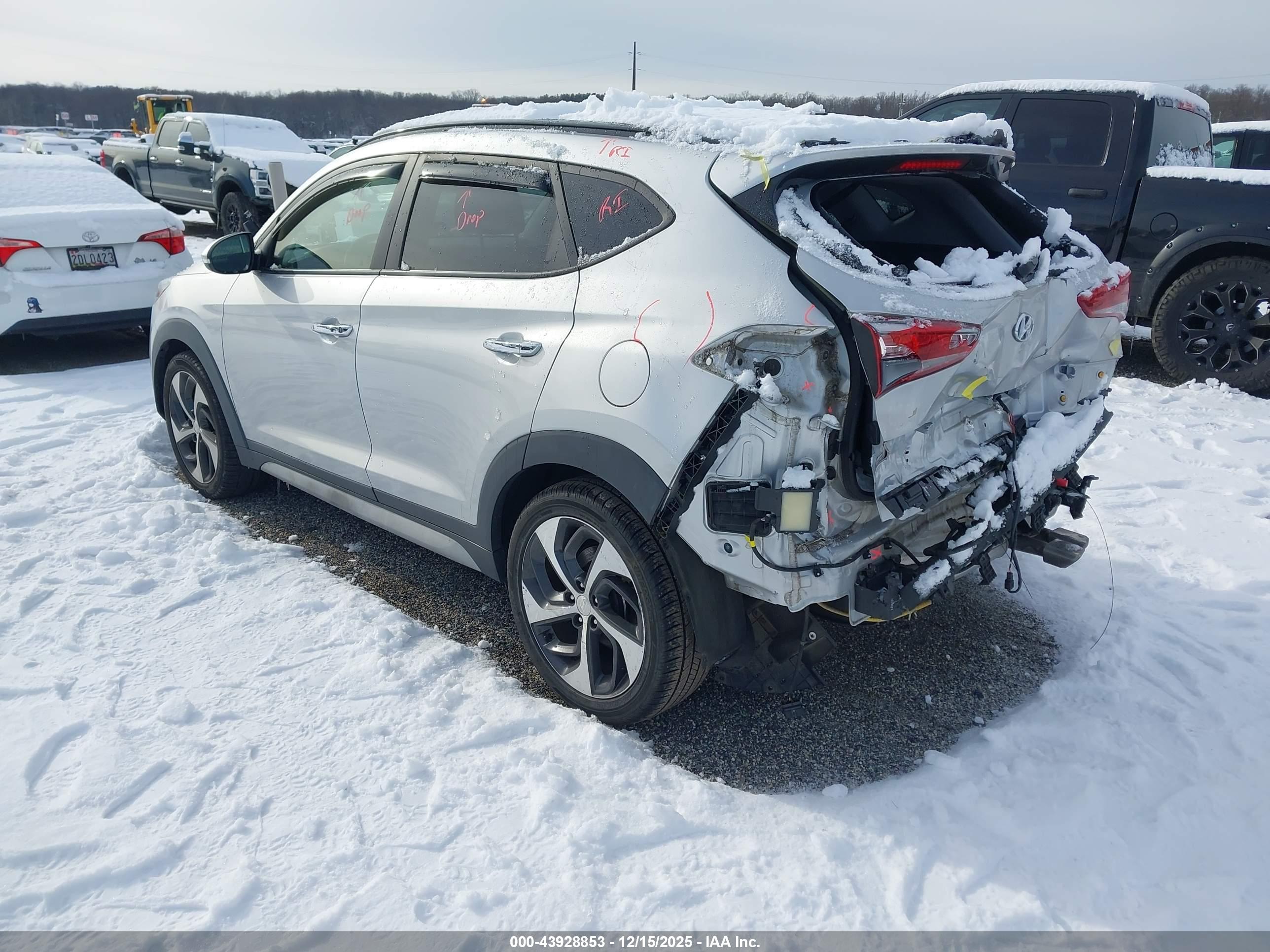 HYUNDAI TUCSON image 3
