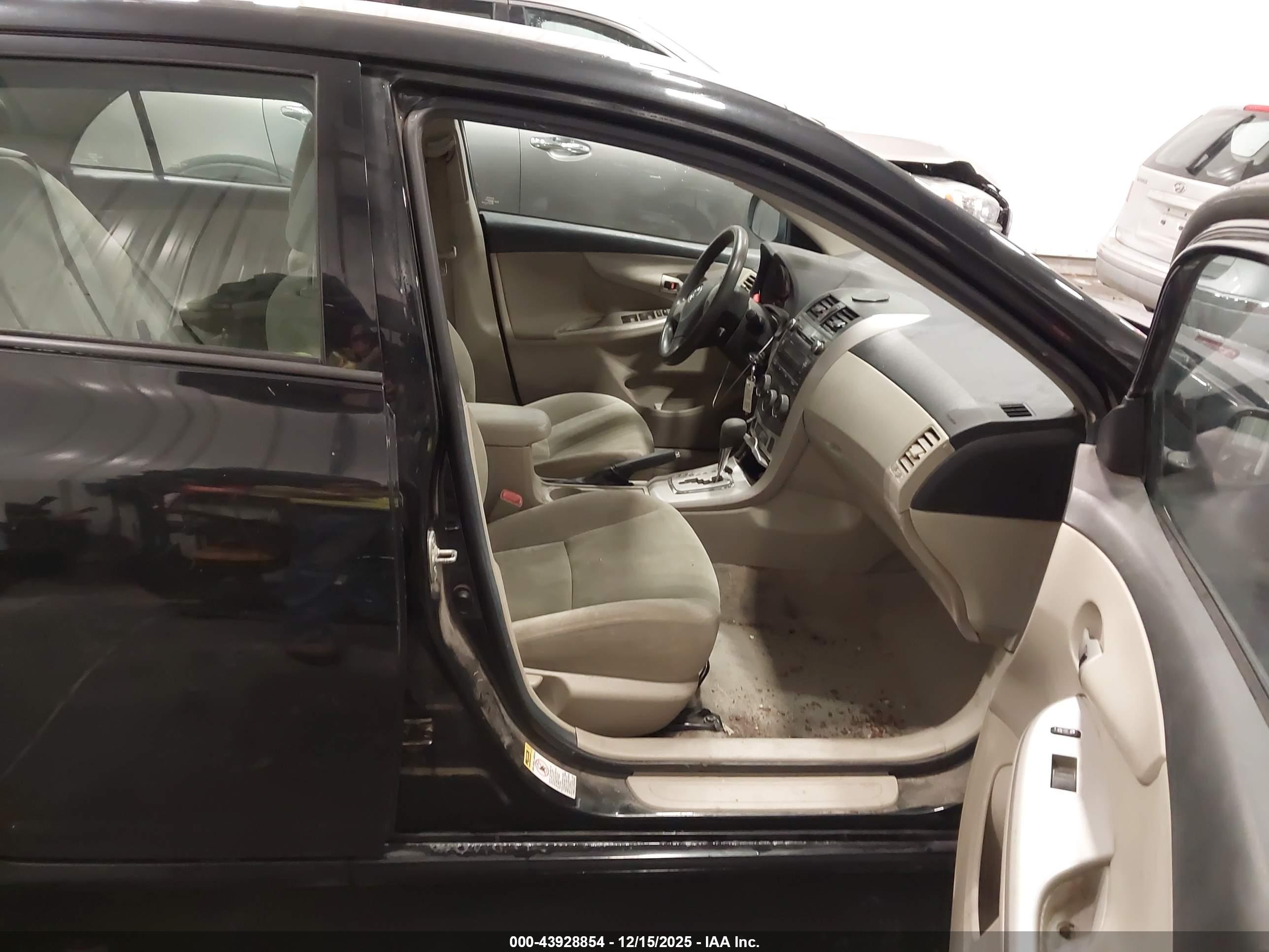TOYOTA COROLLA image 5