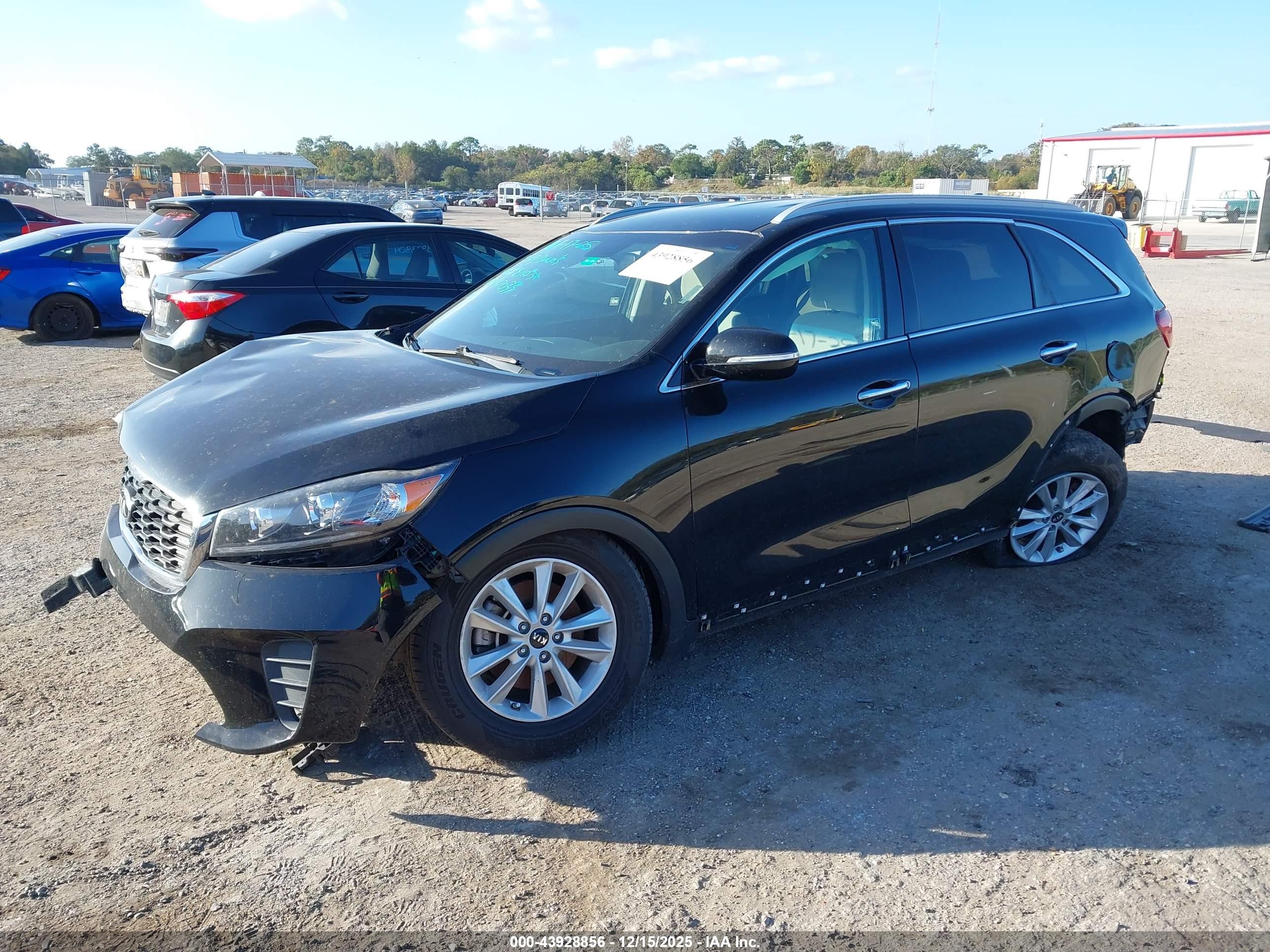 KIA SORENTO image 2