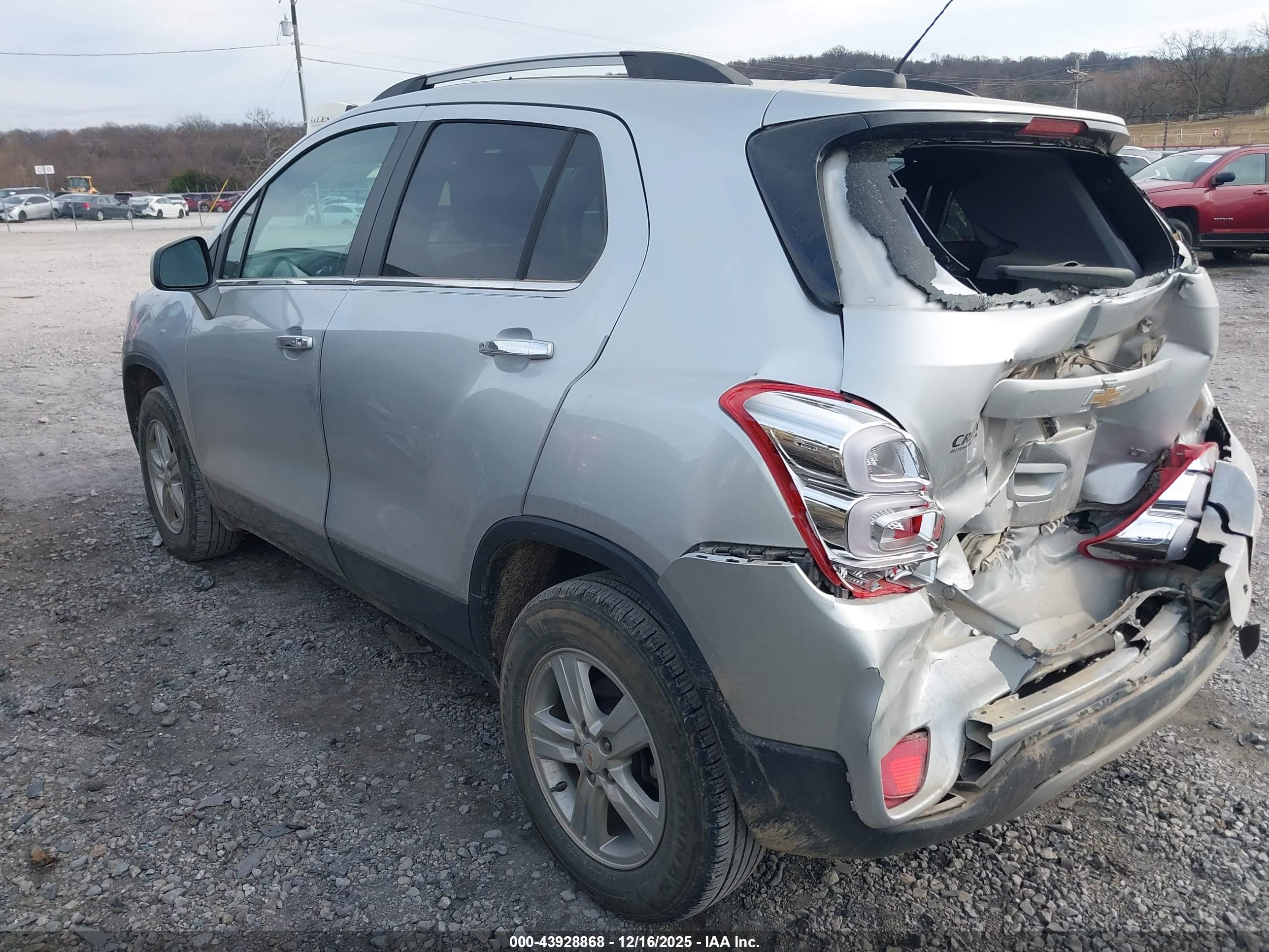 CHEVROLET TRAX image 3