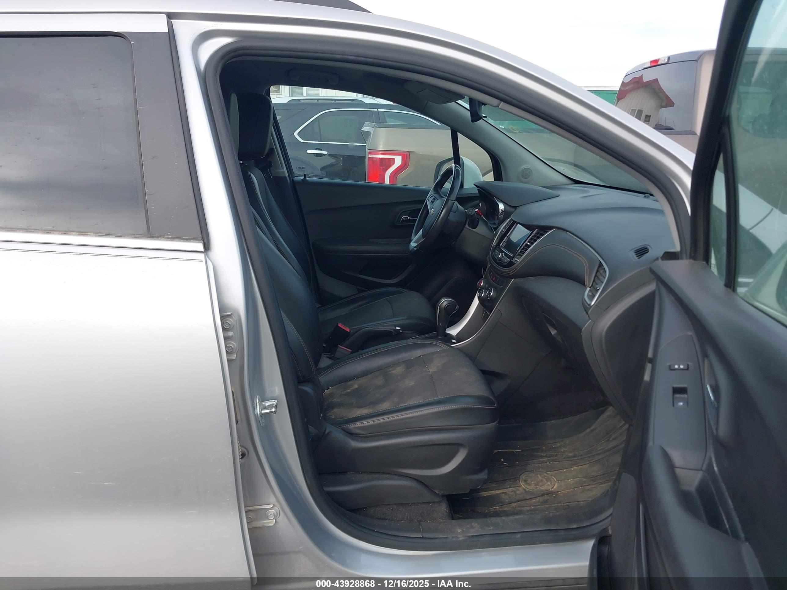 CHEVROLET TRAX image 5