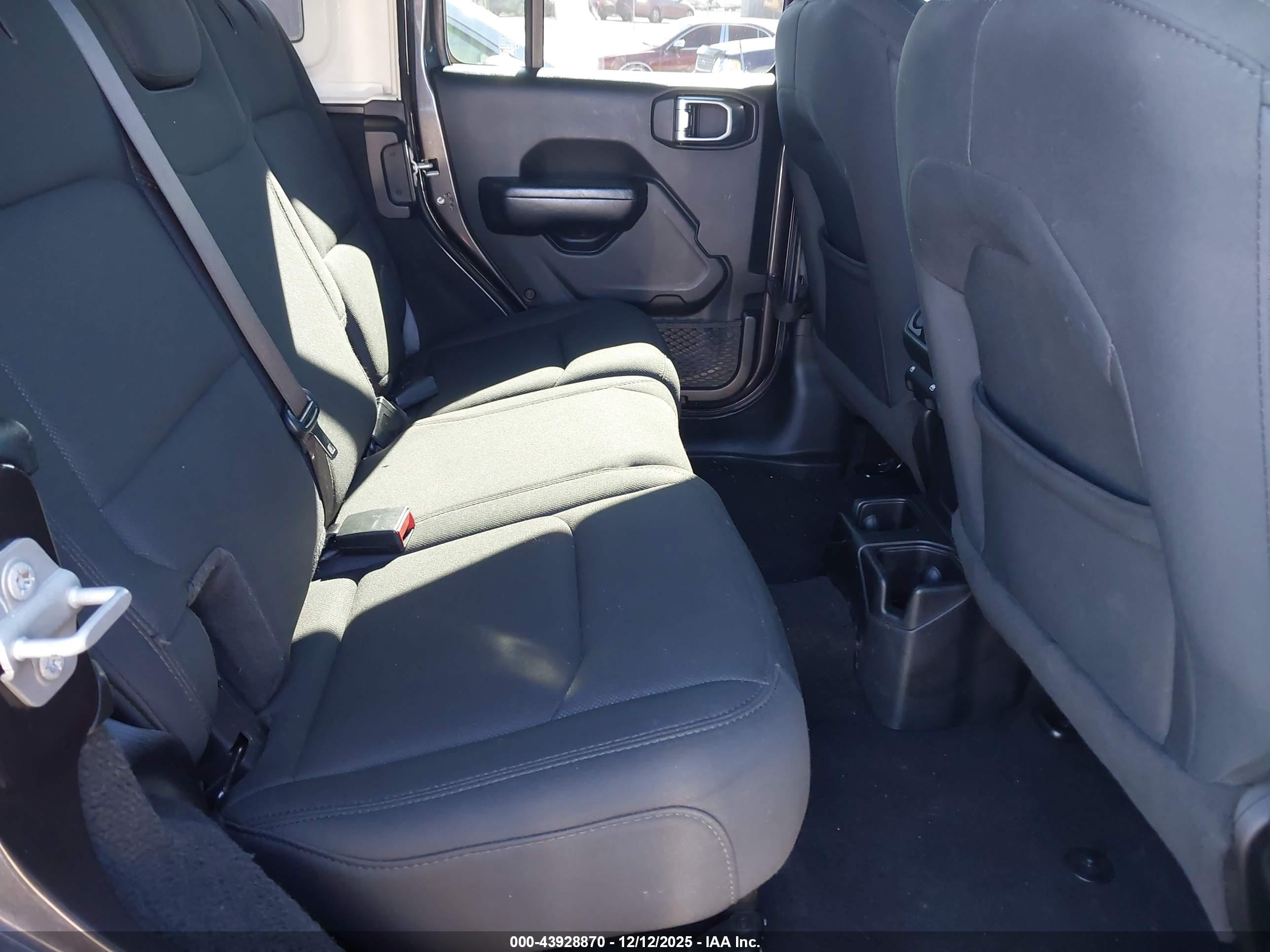 JEEP WRANGLER image 8