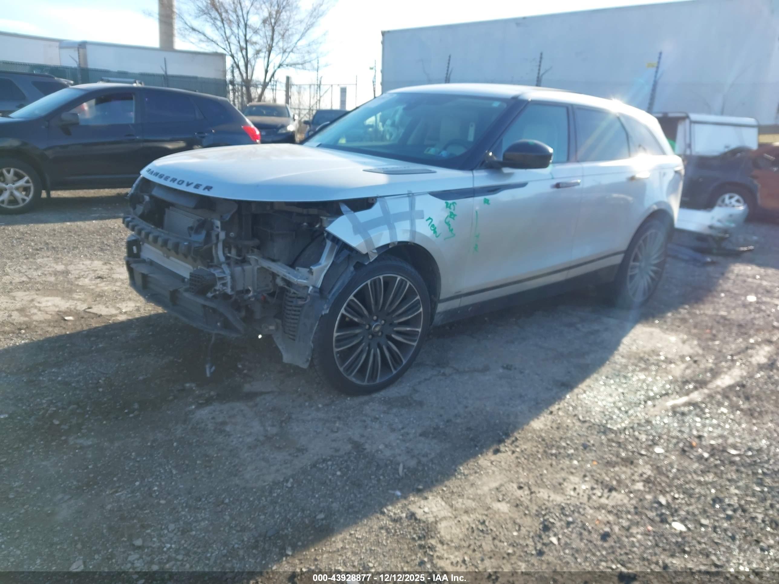 LAND ROVER image 2