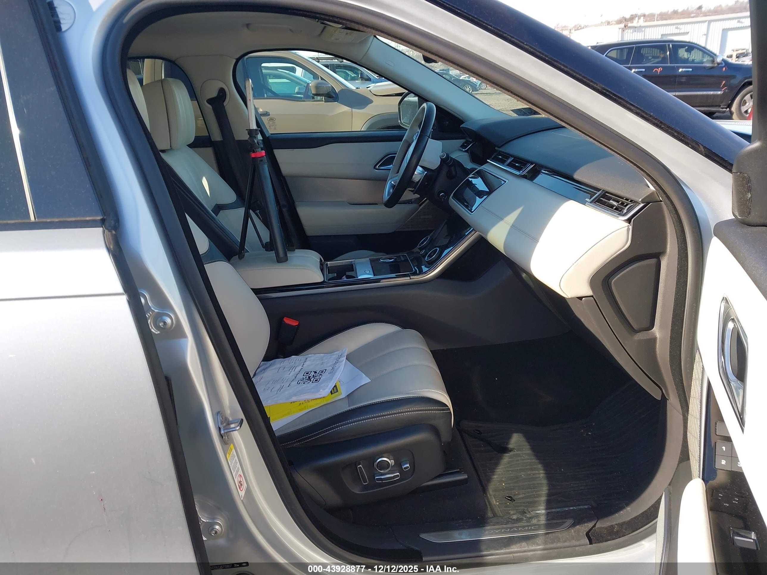 LAND ROVER image 5