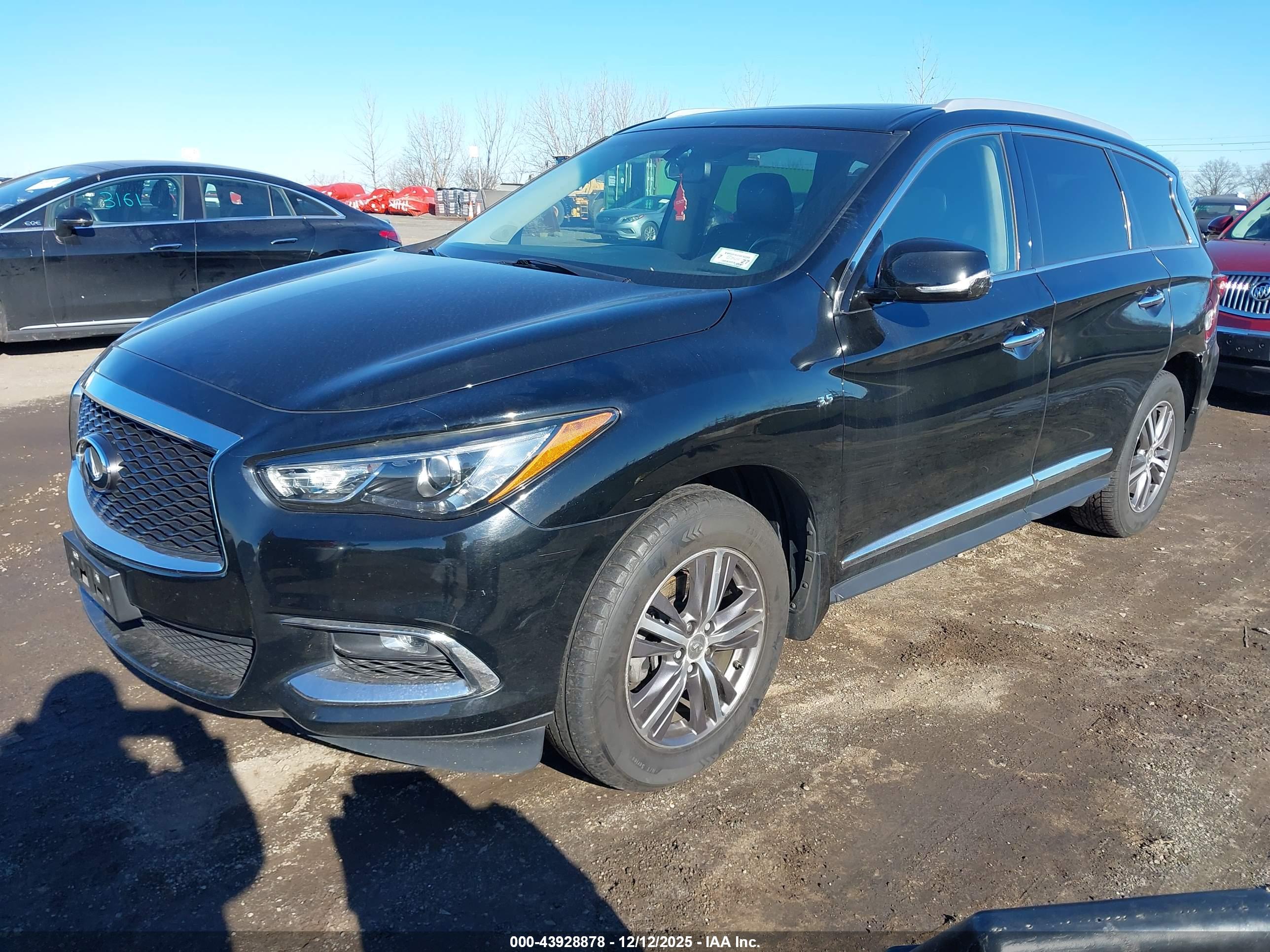 INFINITI QX60 image 2